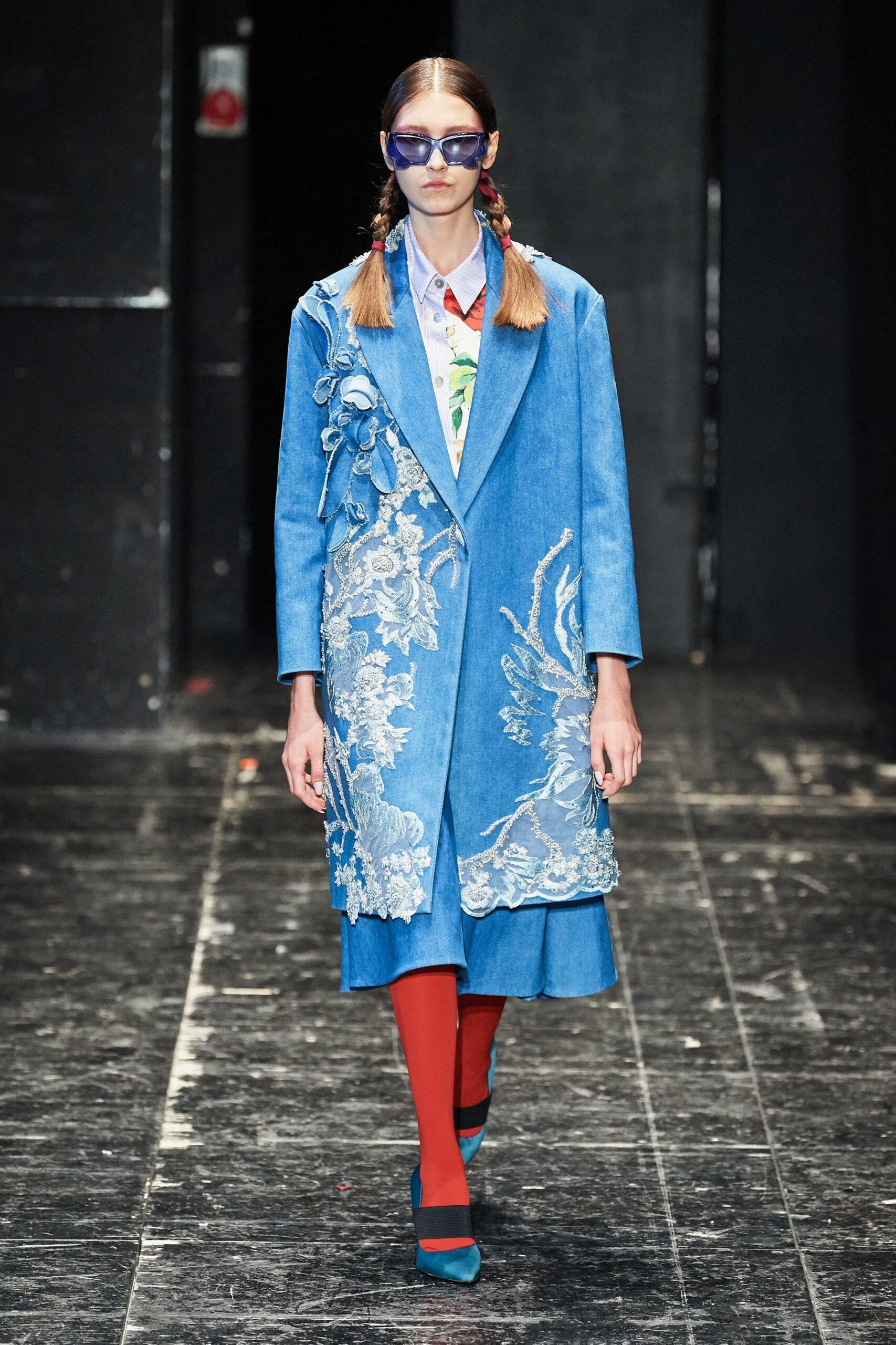 blue denim long-sleeve collared relaxed embroidered coat