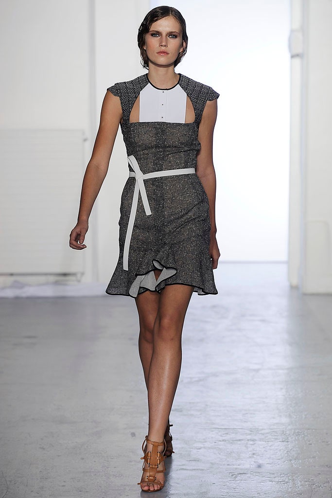 gray fitted sleeveless dress