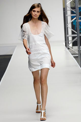 white fitted sleeveless dress