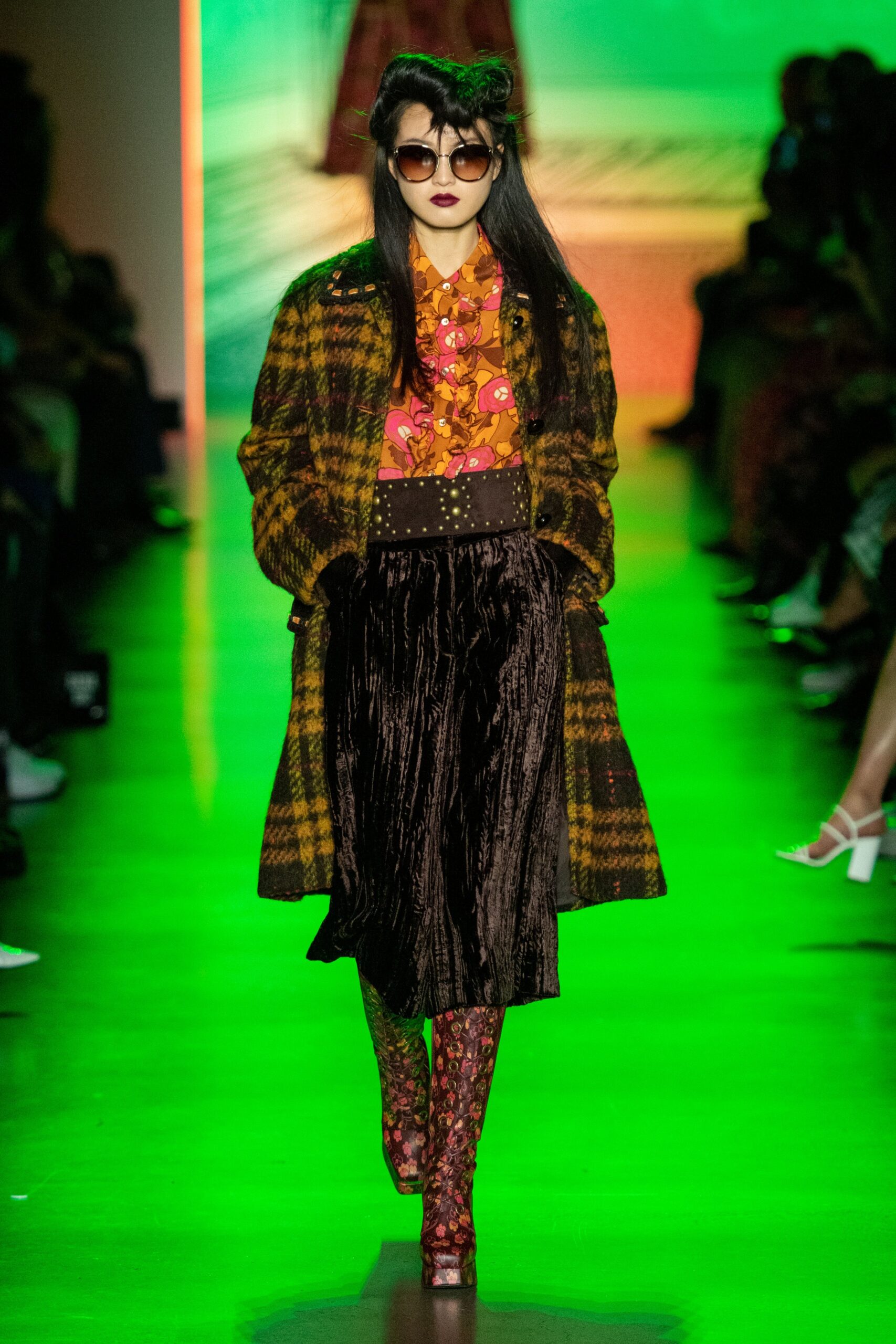 oversized brown checked coat with pink blouse