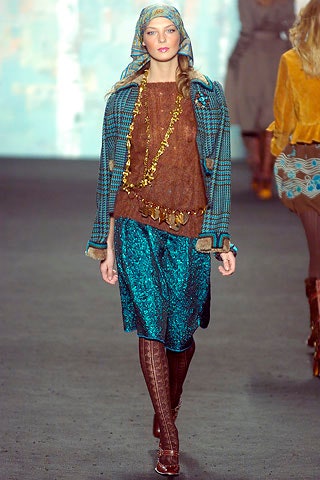 green wool long-sleeve structured buttoned coat