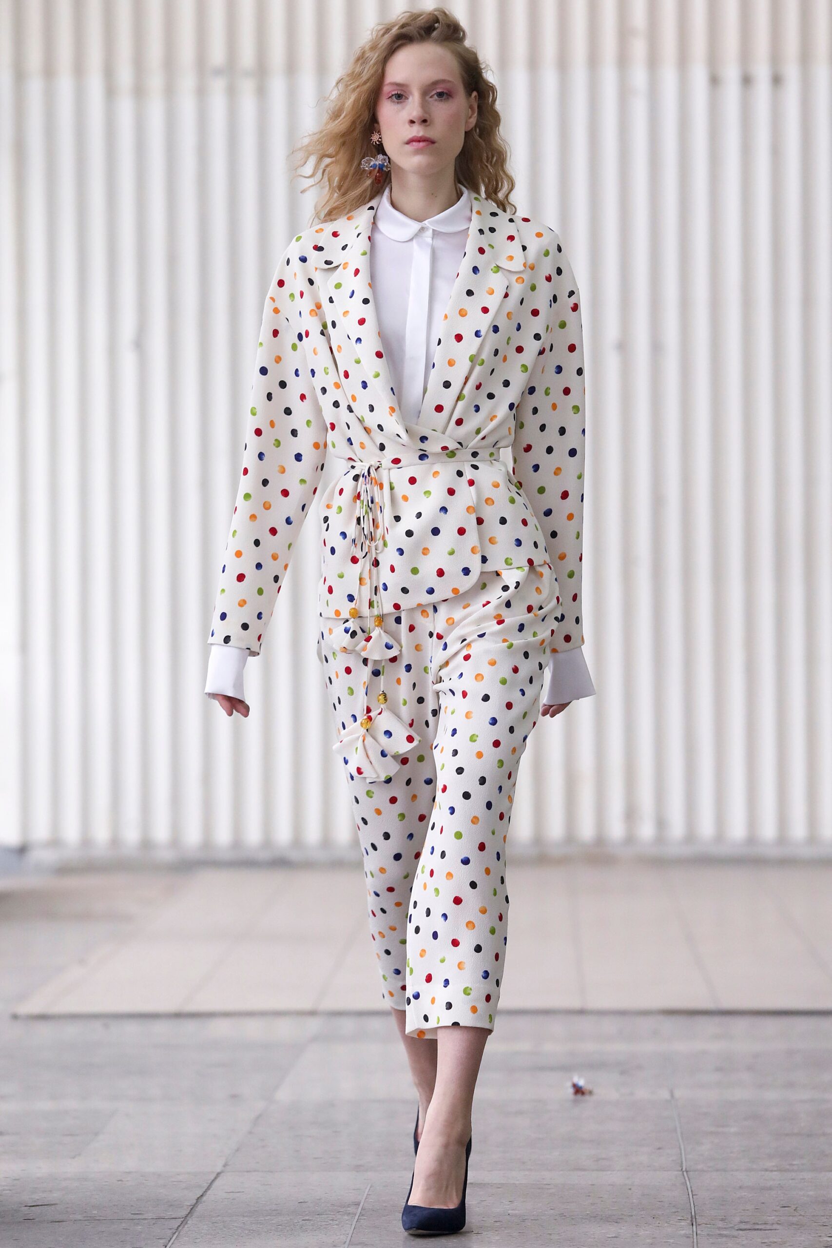white fitted printed cropped pants