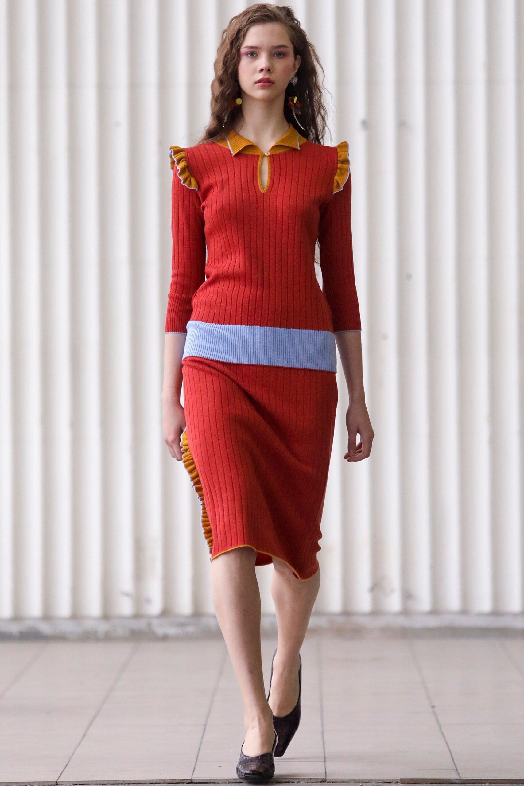 fitted ribbed midi dress