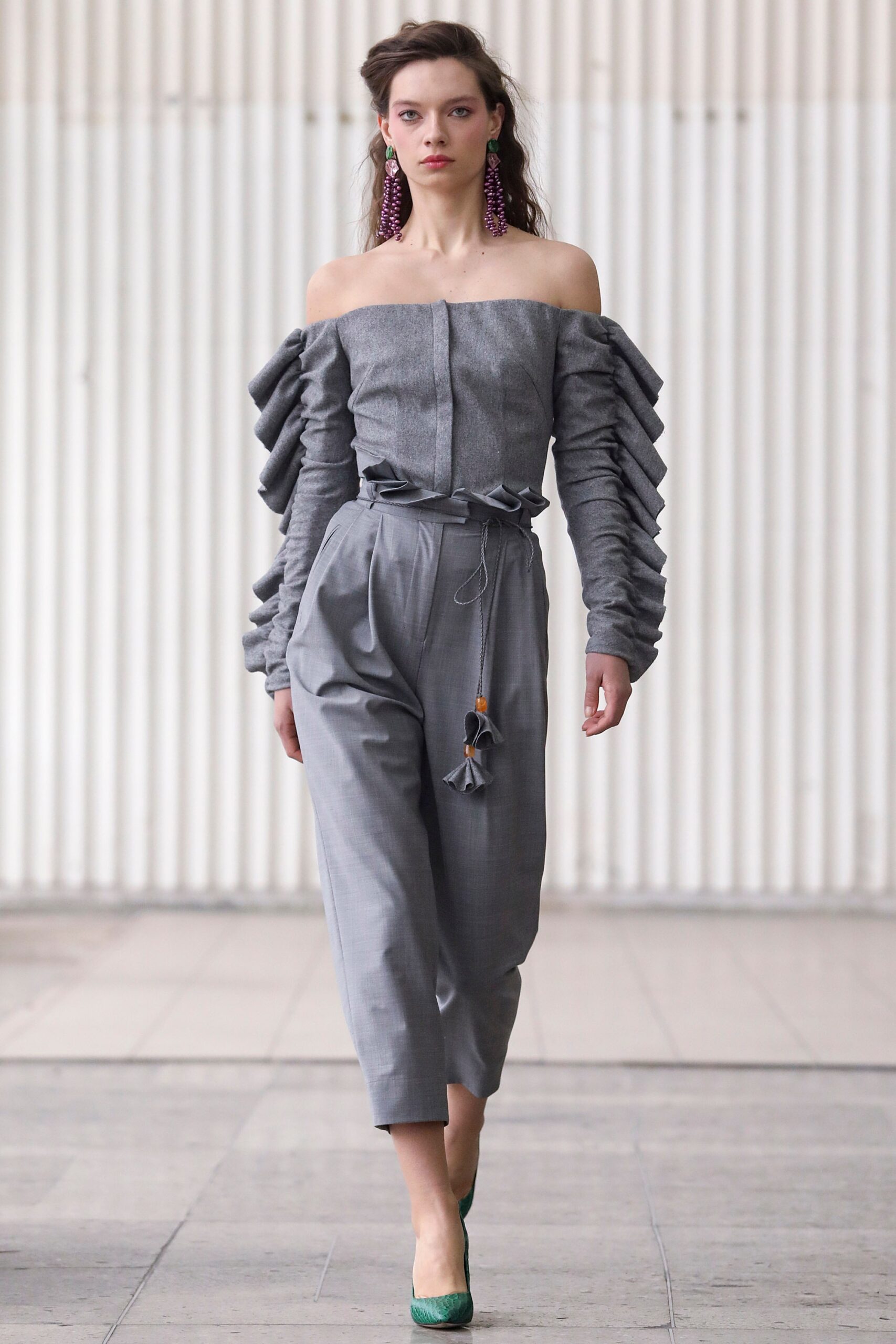 gray cotton long-sleeve off-shoulder fitted ruffled top