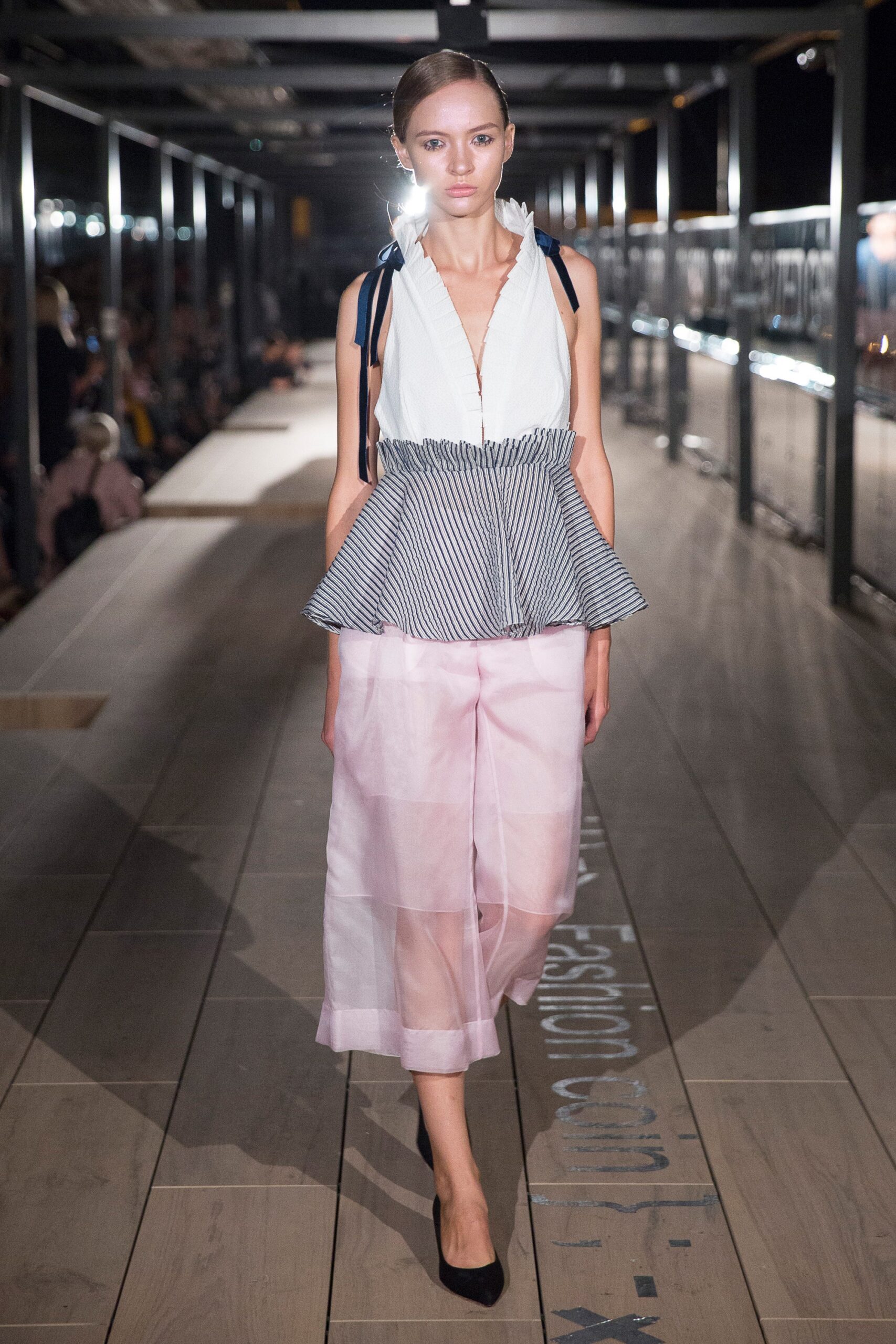 Anna K Kiev S/S 18 Look 124