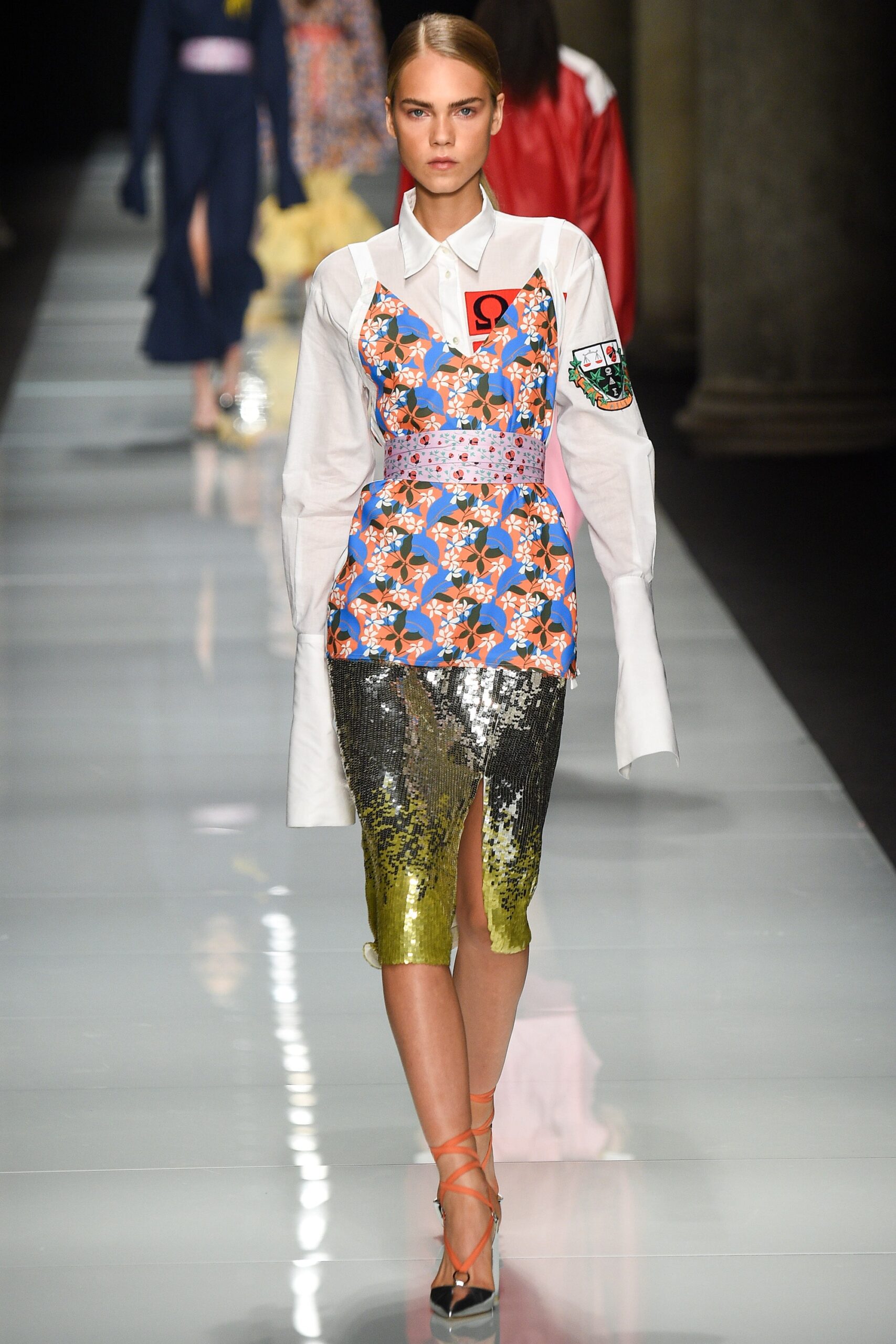 gold sequin slit fitted pencil shiny skirt