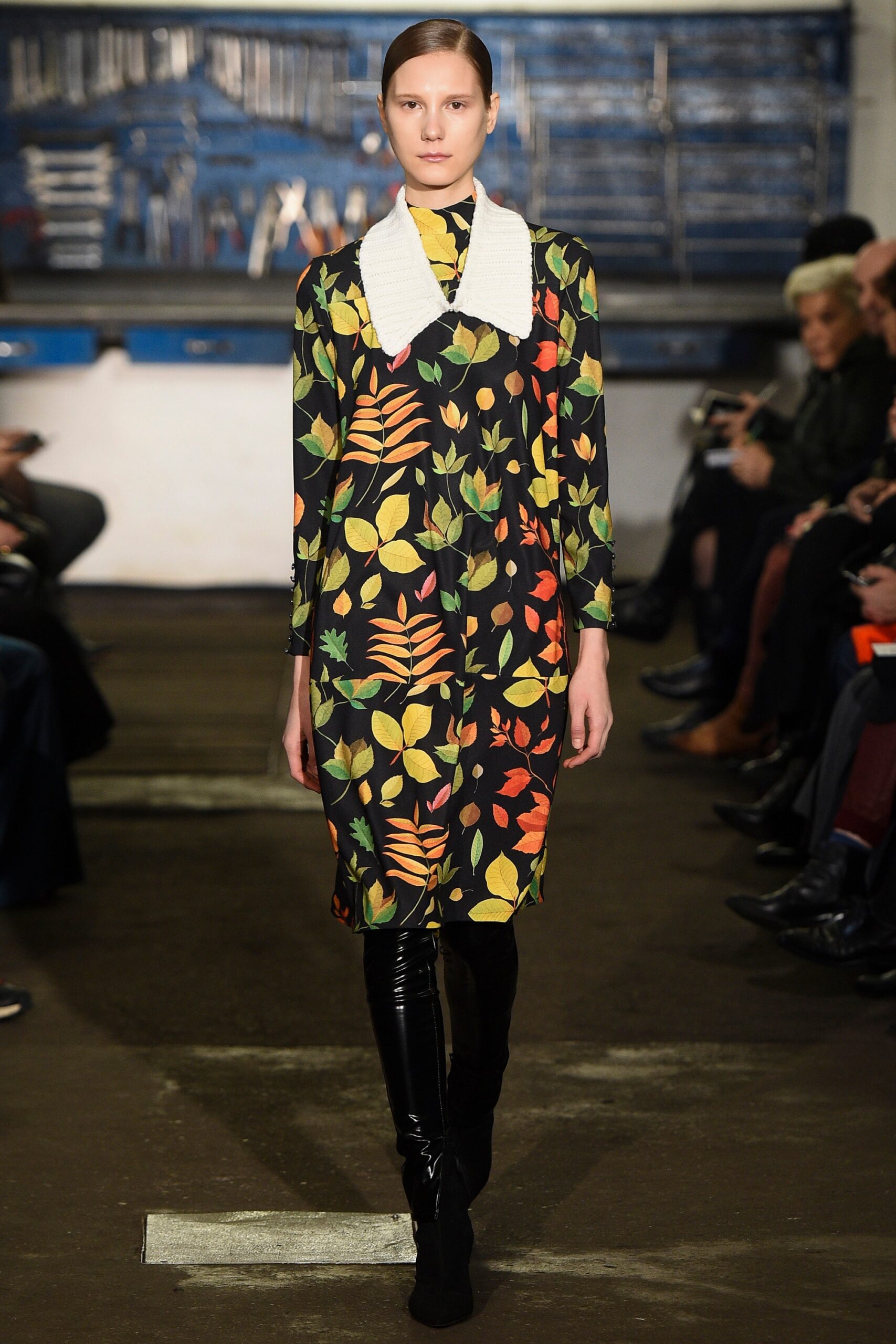 relaxed printed midi dress with fitted pants