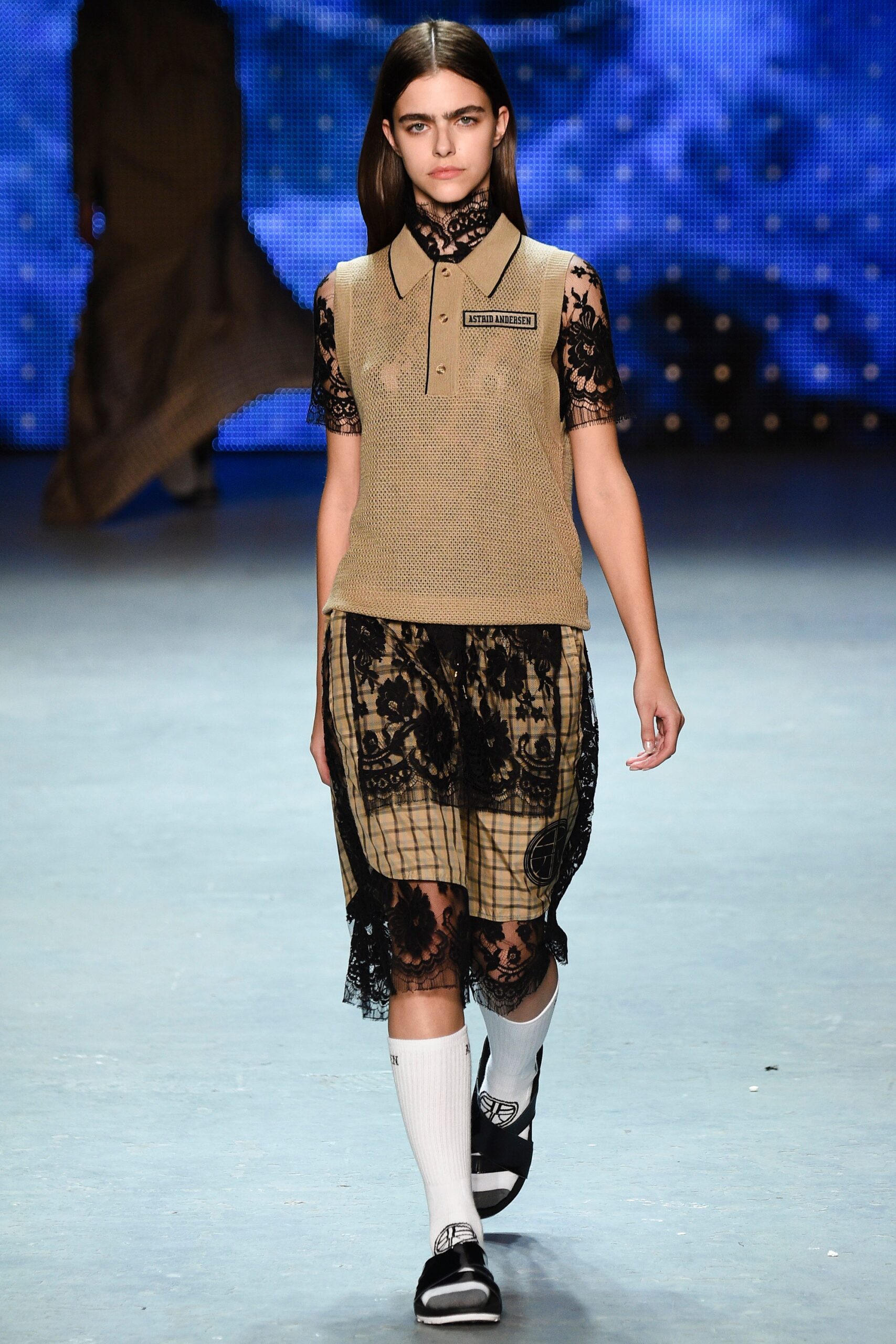 beige cotton short-sleeve collared fitted embroidered top
