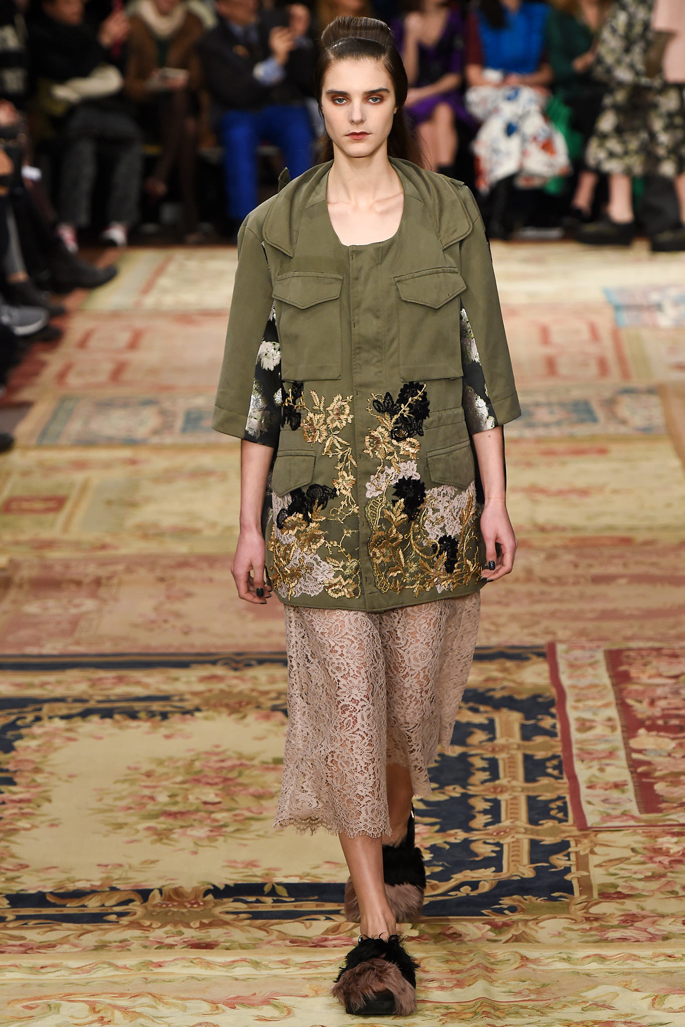 green cotton long-sleeve collared relaxed embroidered jacket