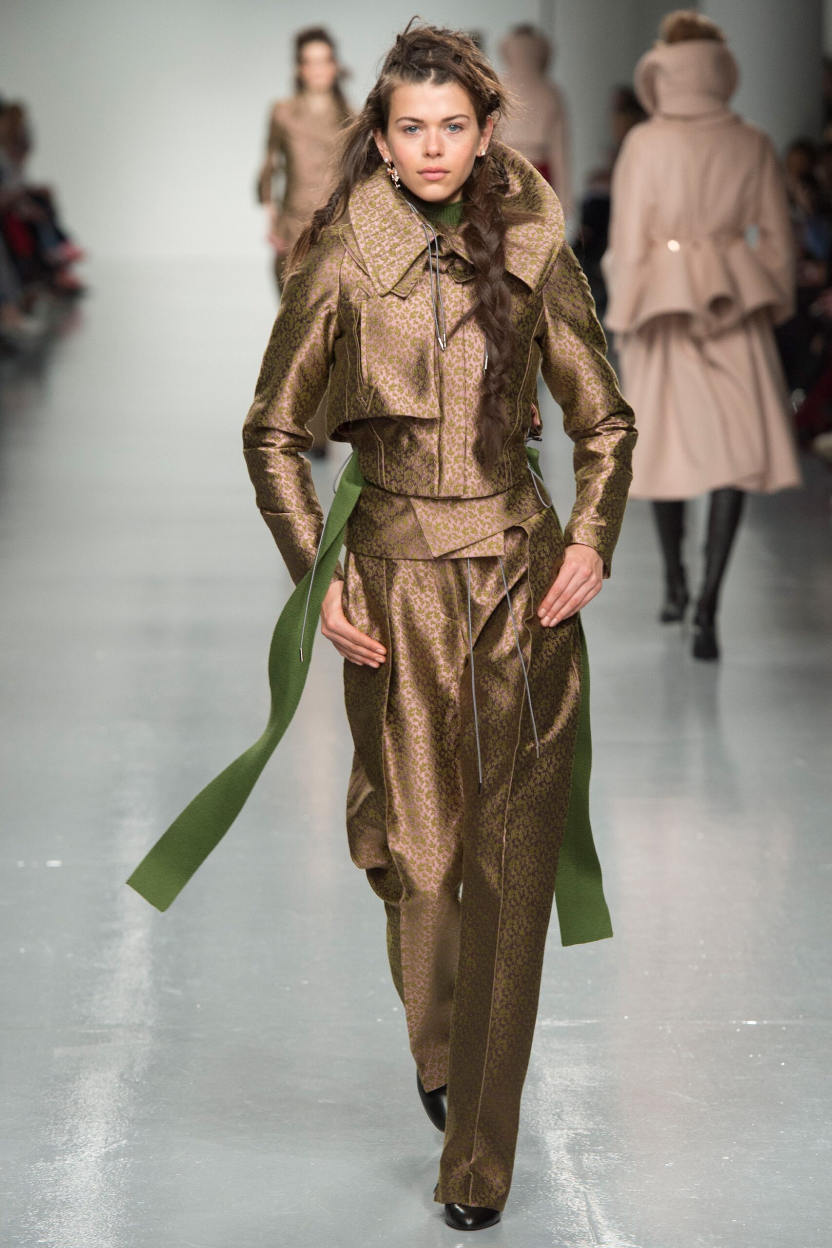 gold silk long-sleeve collared fitted buttoned zippered jacket