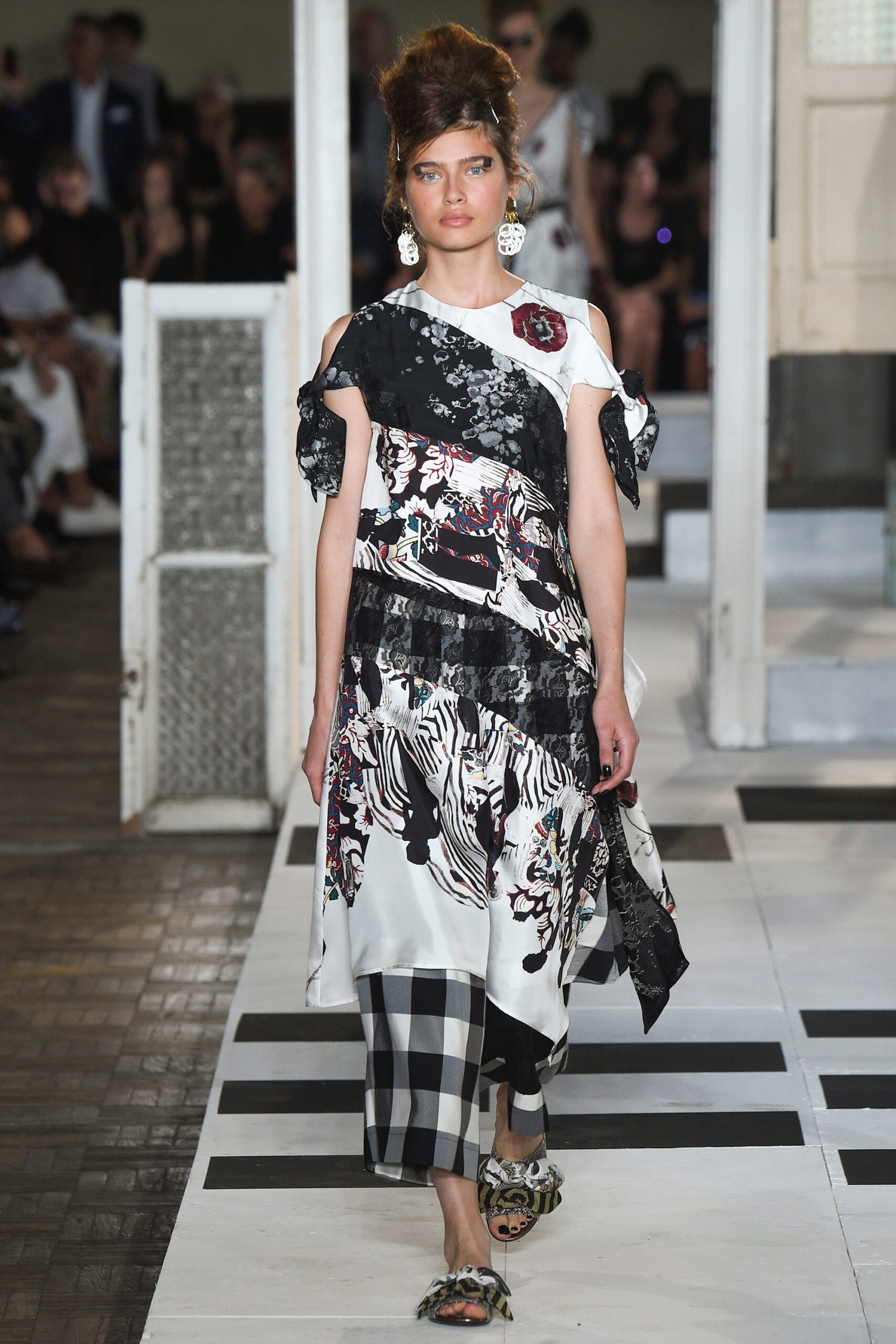 relaxed black and white printed dress