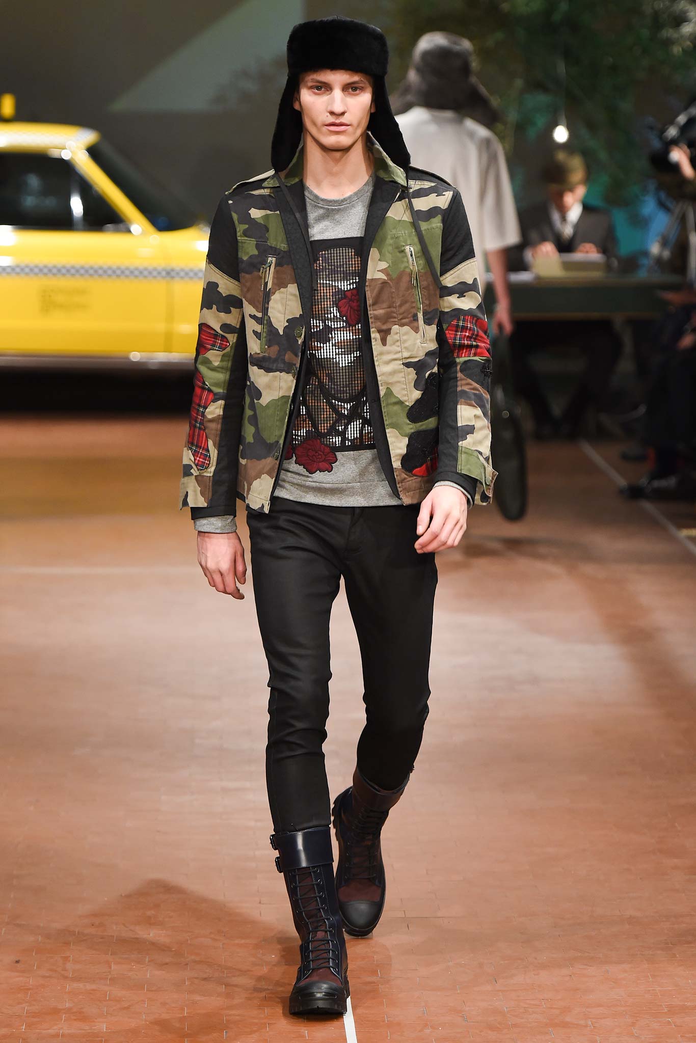 camouflage jacket with gray t-shirt