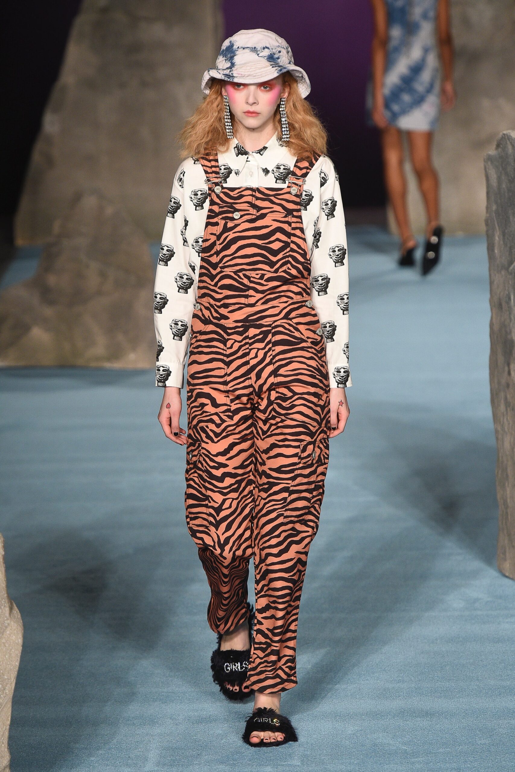 orange cotton relaxed animal-print overalls