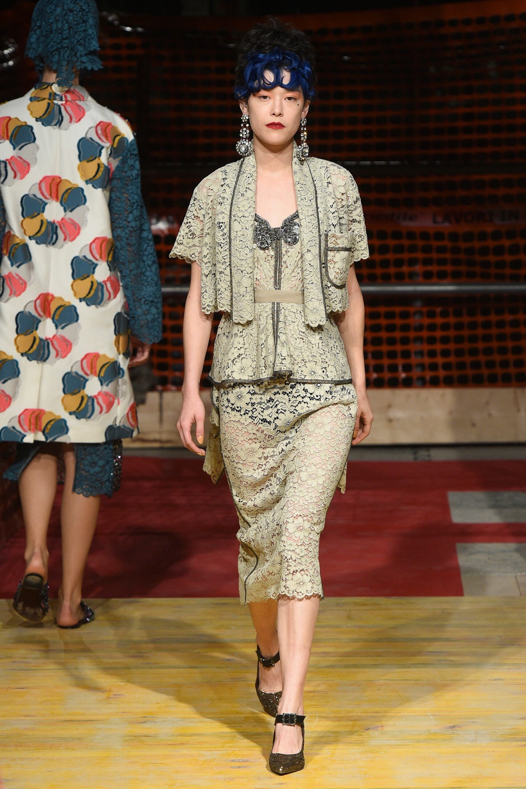 green lace short-sleeve collared relaxed jacket