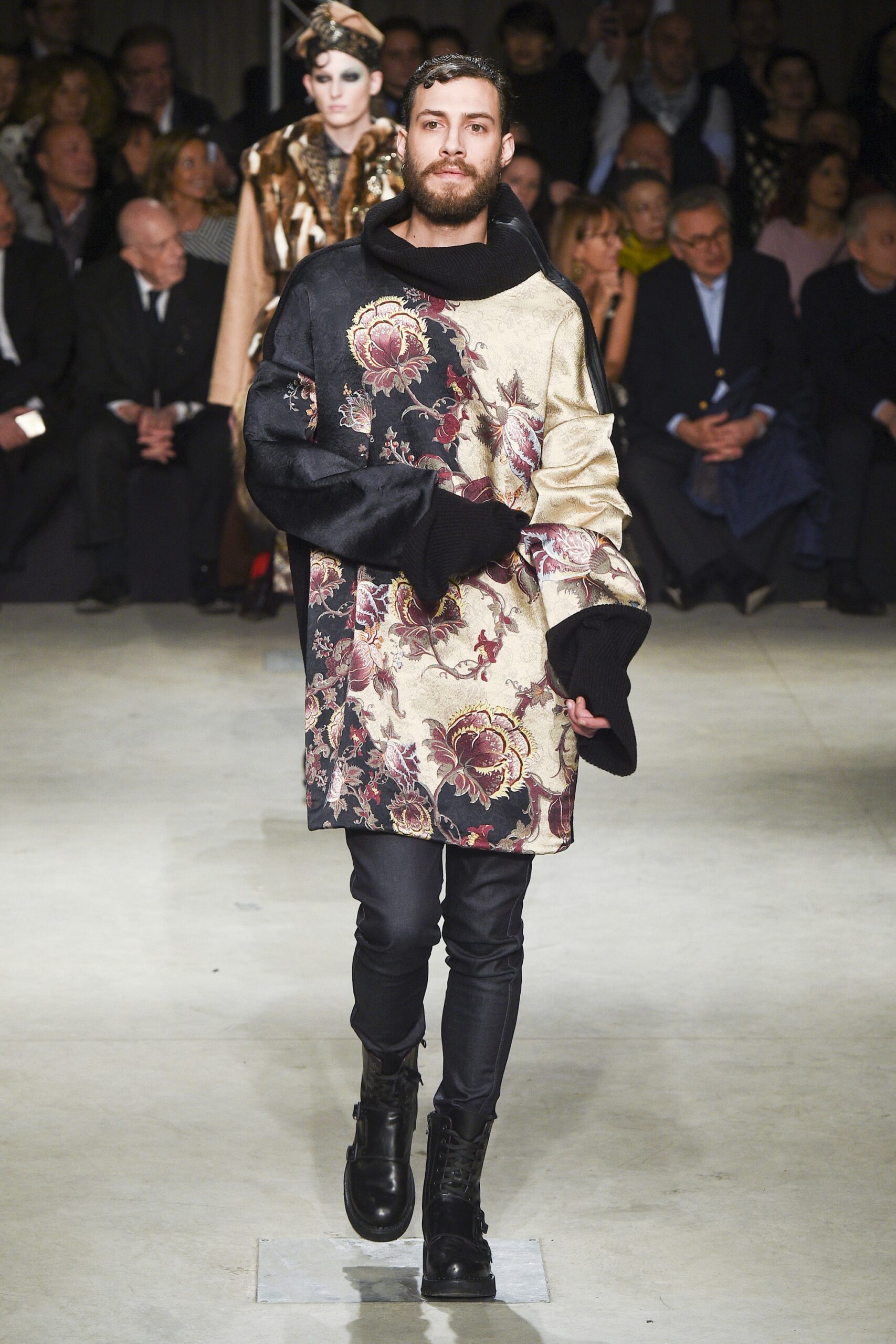 embroidered relaxed jacket with slim pants