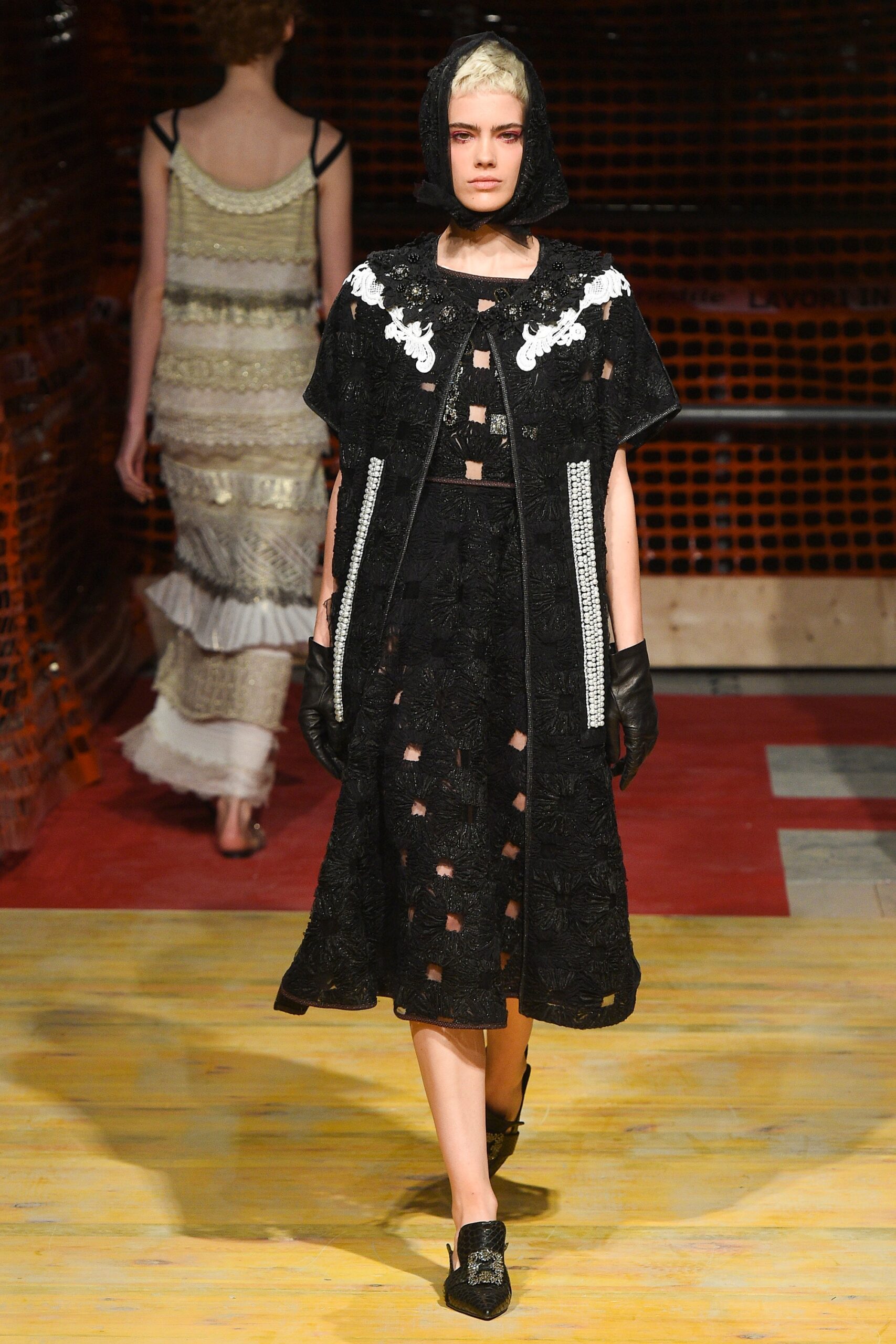 black lace short-sleeve collared structured embroidered cape