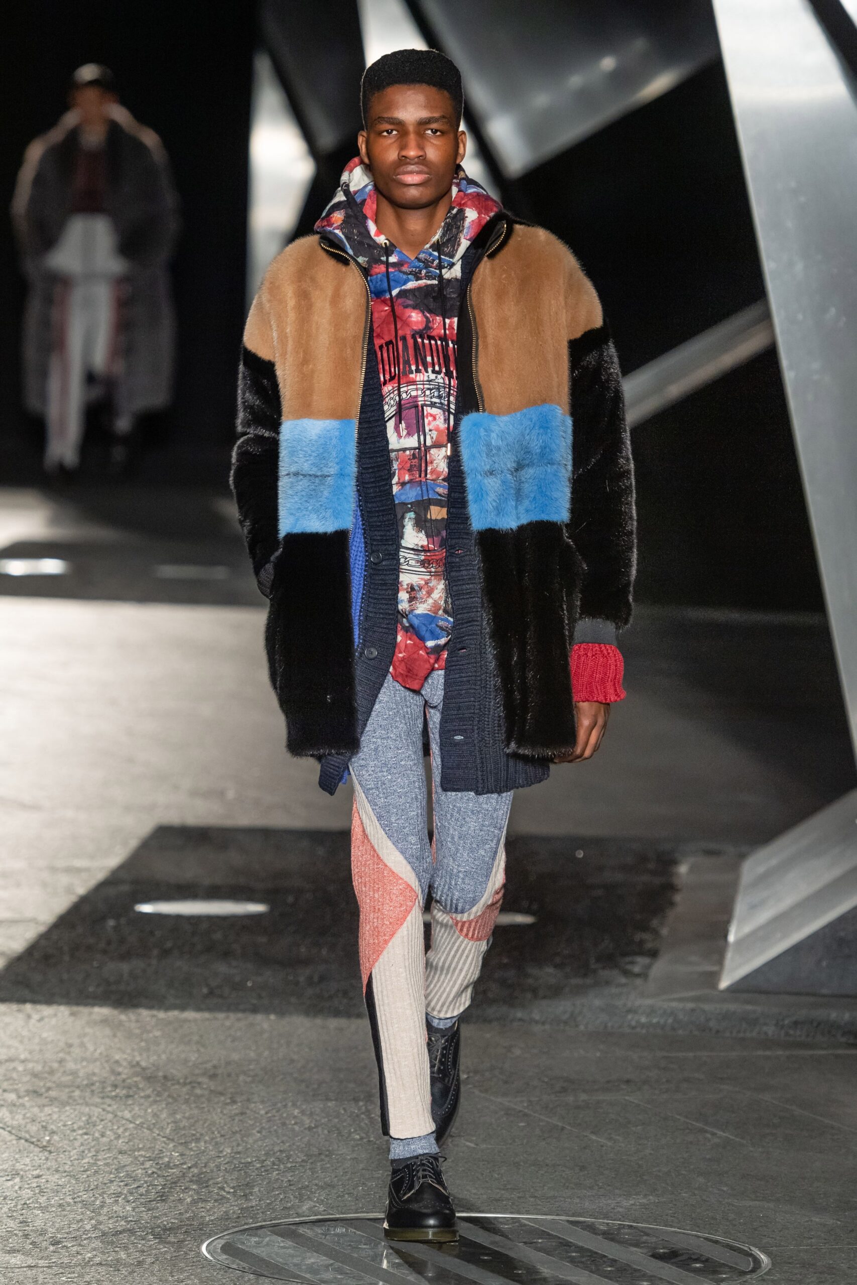 color-blocked faux-fur coat with hoodie