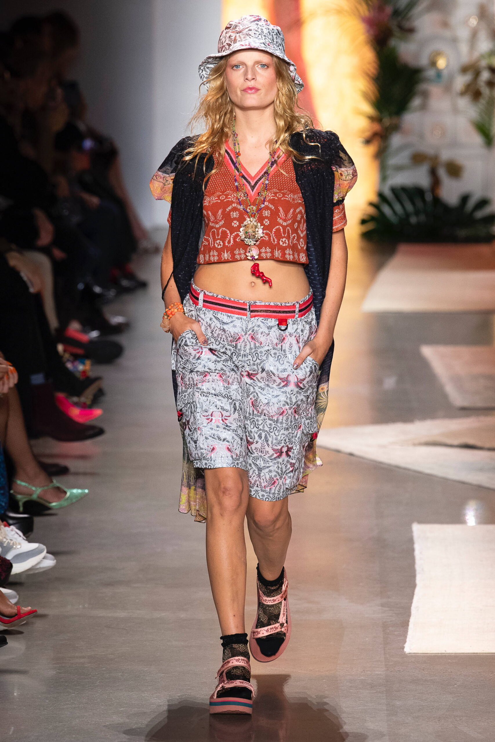 relaxed printed top with shorts