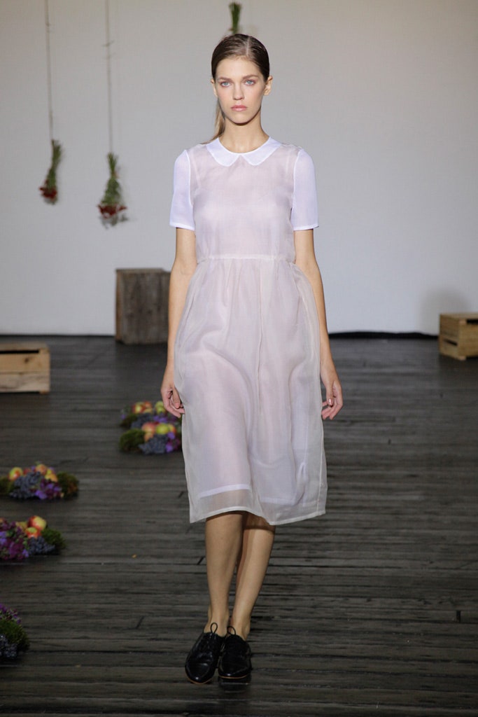 white chiffon pleated dress