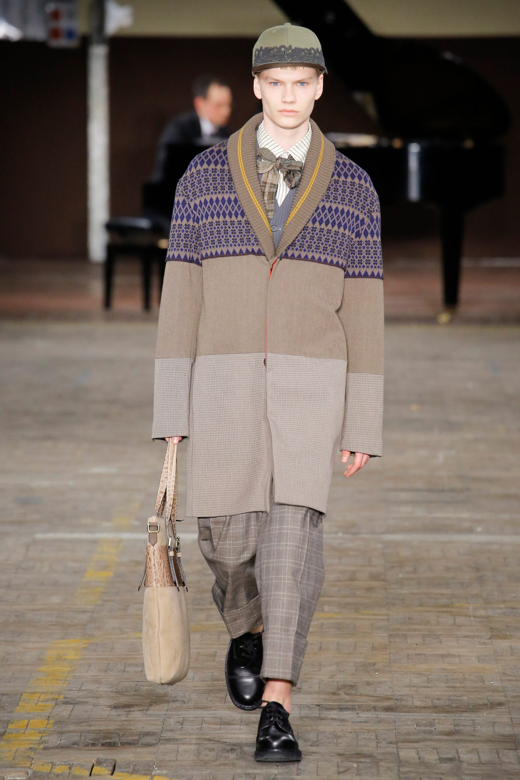 brown wool long-sleeve collared relaxed buttoned layered coat