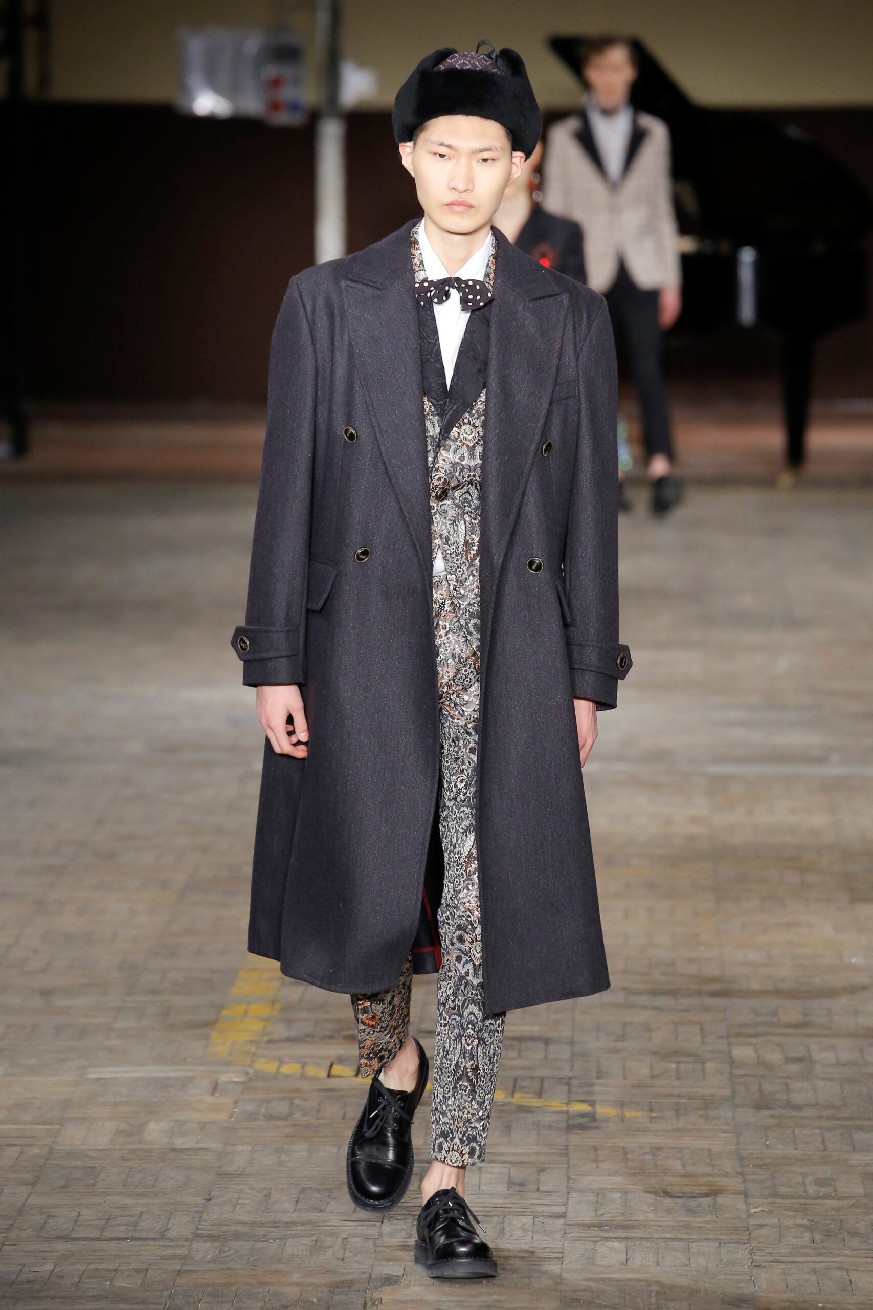 black wool tailored coat with printed suit