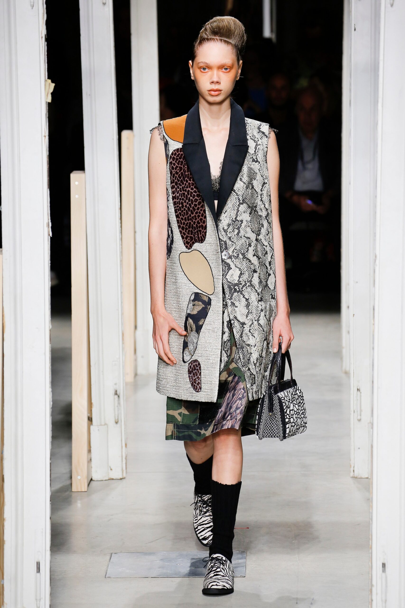 multi cotton sleeveless collared relaxed layered printed coat