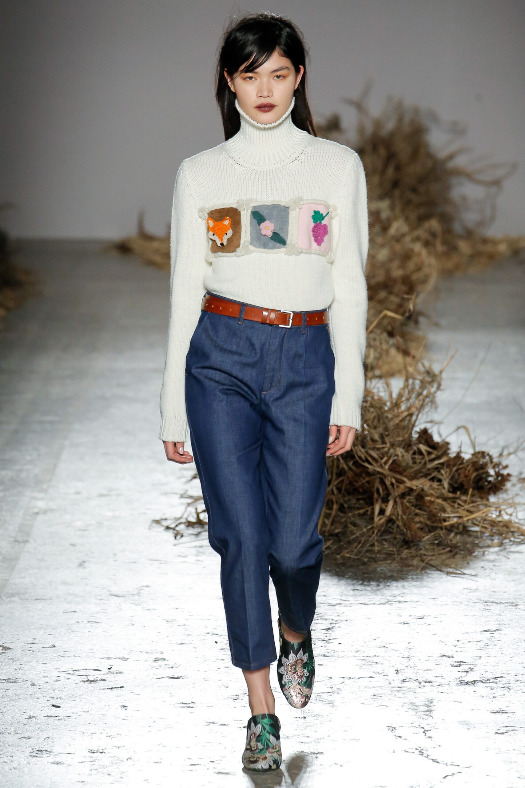 blue denim tailored straight-leg cropped pants