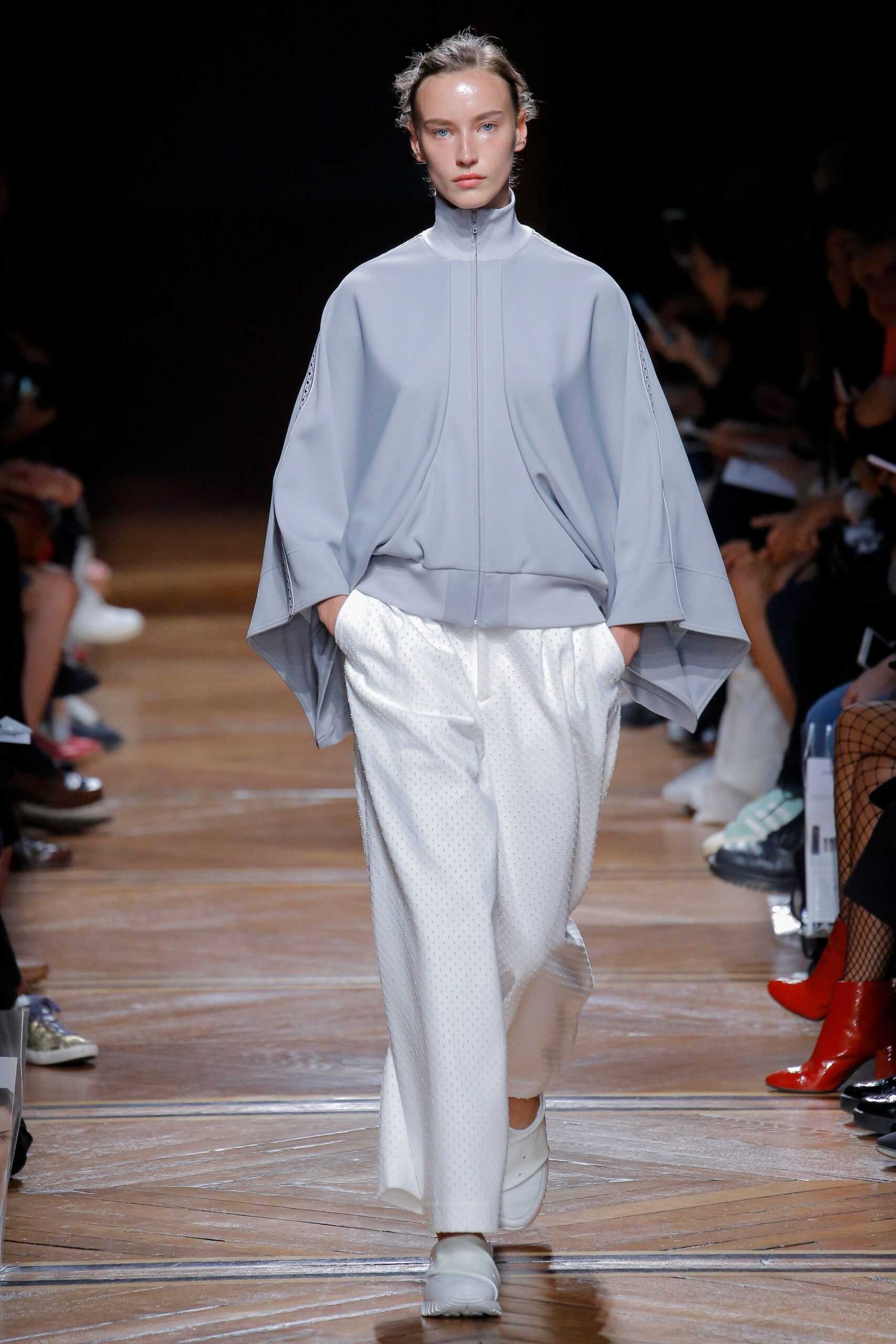 gray cotton long-sleeve collared relaxed zippered cape