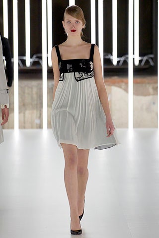 white and black pleated dress