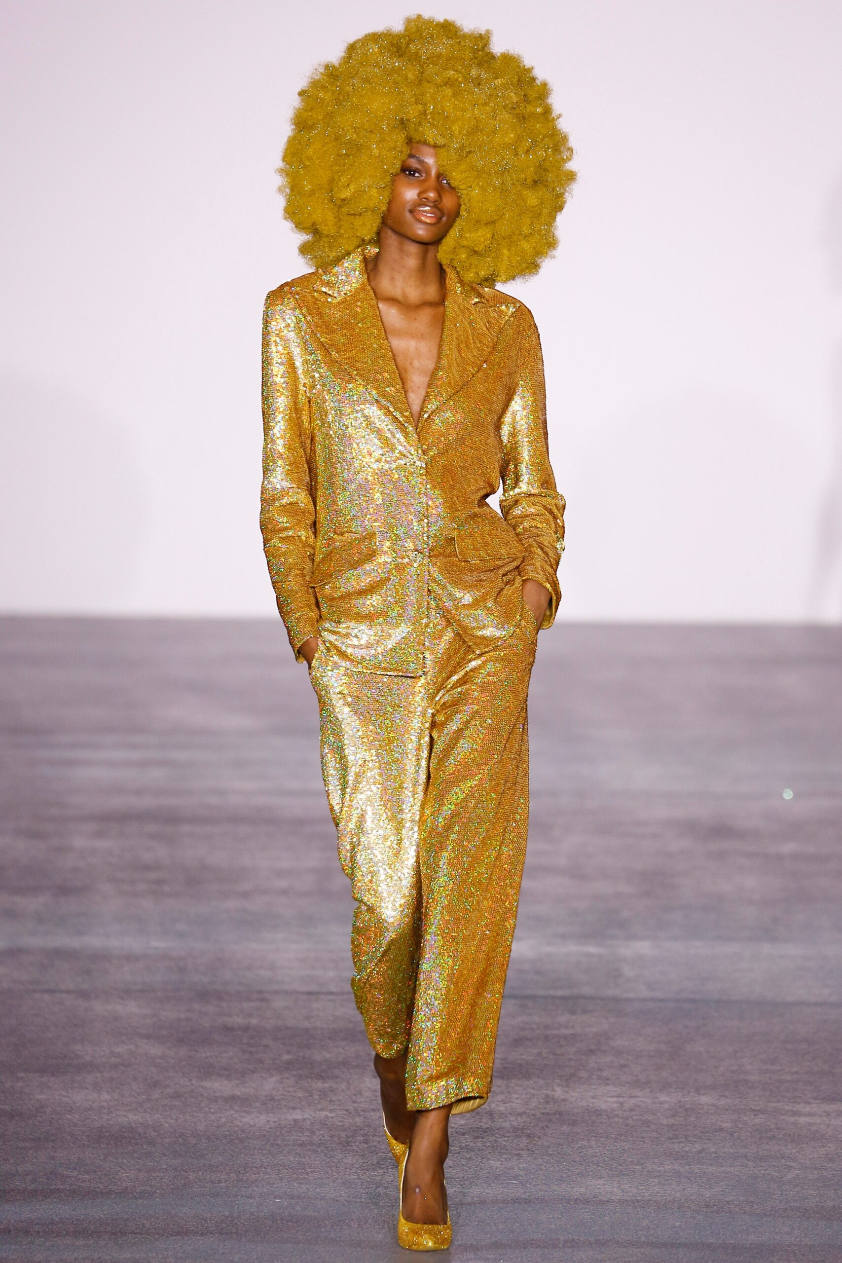 gold metallic long-sleeve collared tailored zippered pockets suit