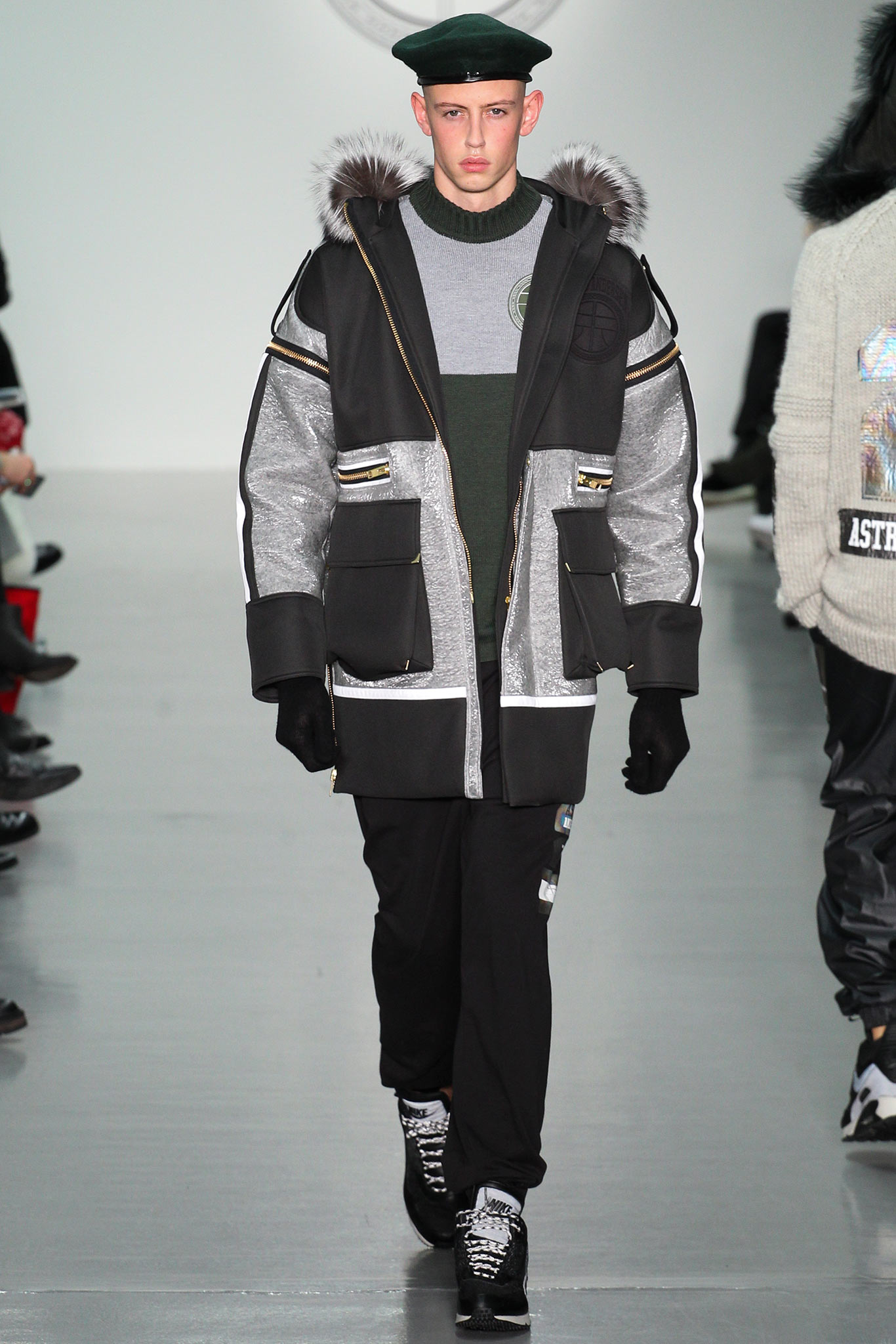 black cotton relaxed cargo pants
