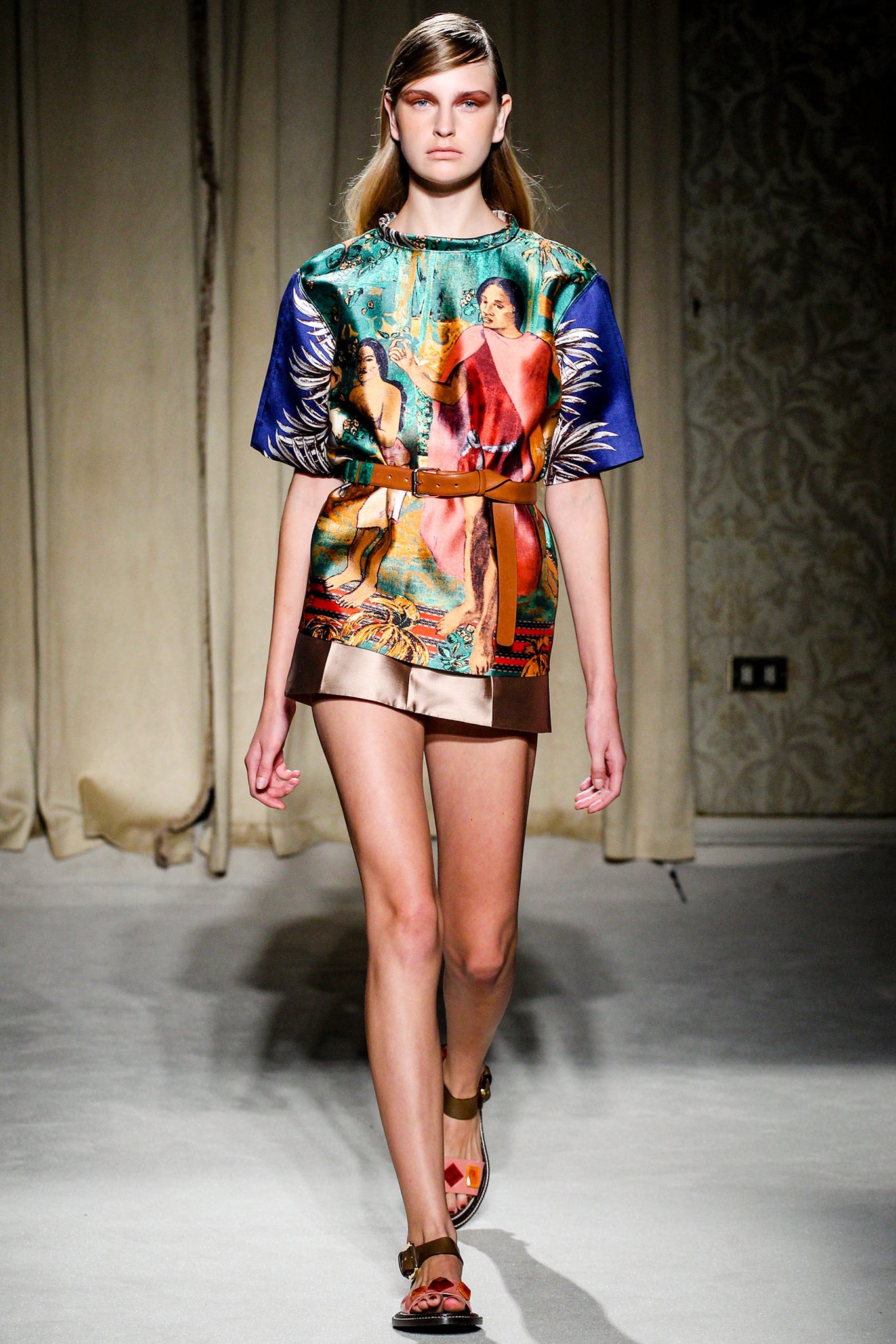 beige silk fitted straight-leg short shorts