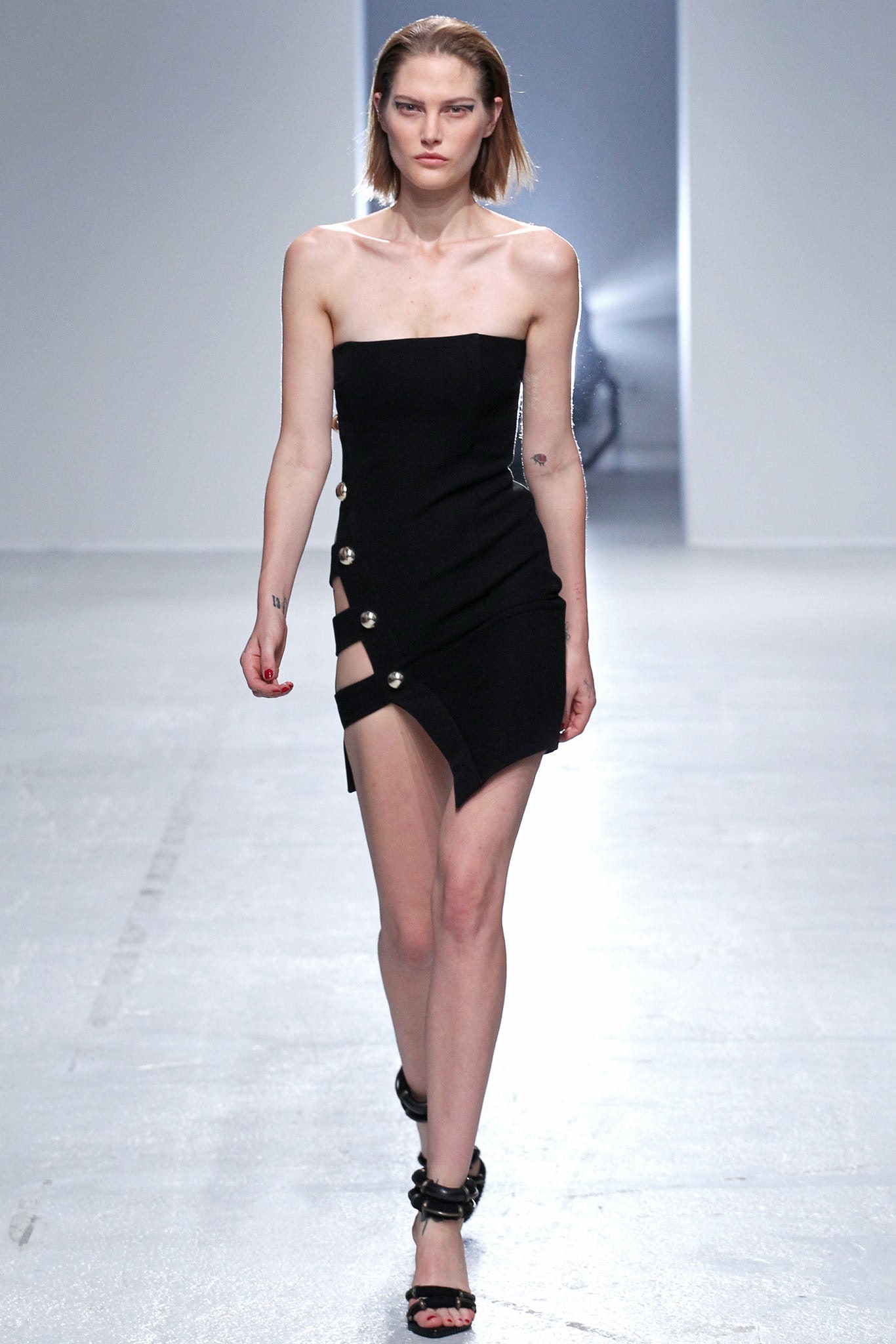 black fitted strapless mini dress