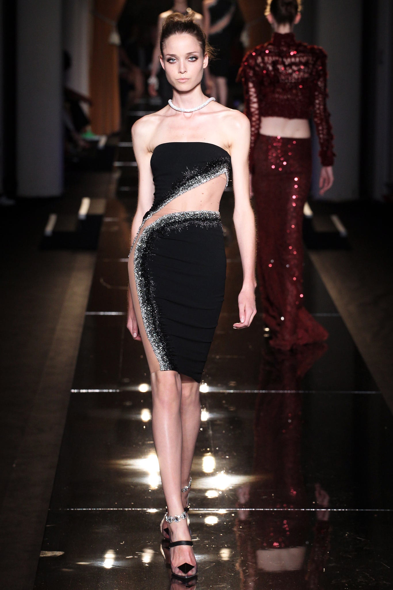 black fitted sleeveless dress