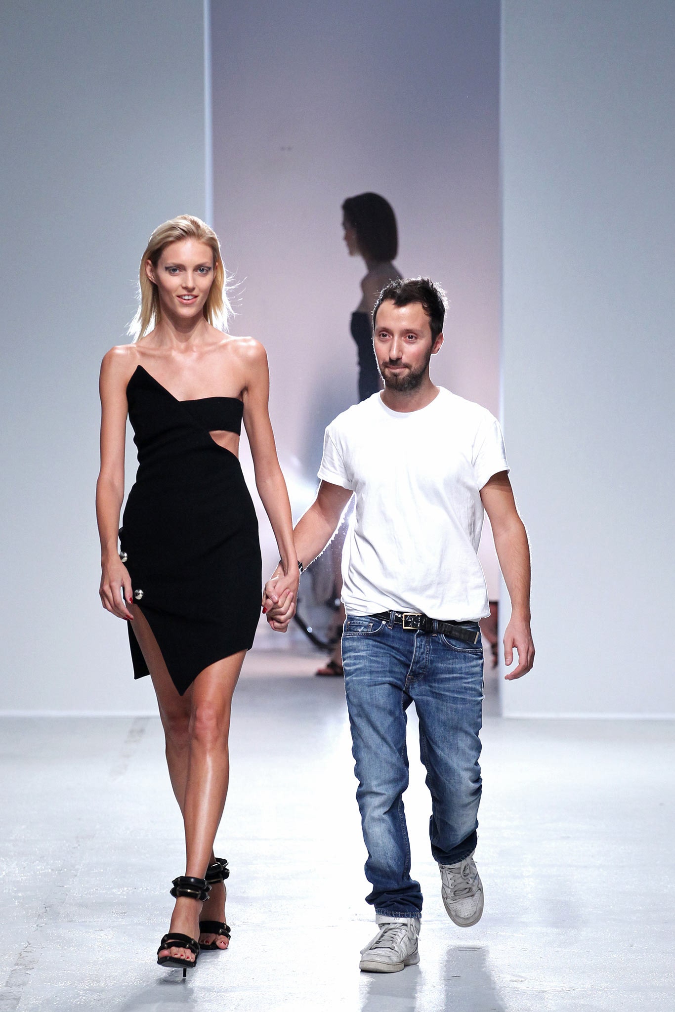 black fitted sleeveless dress