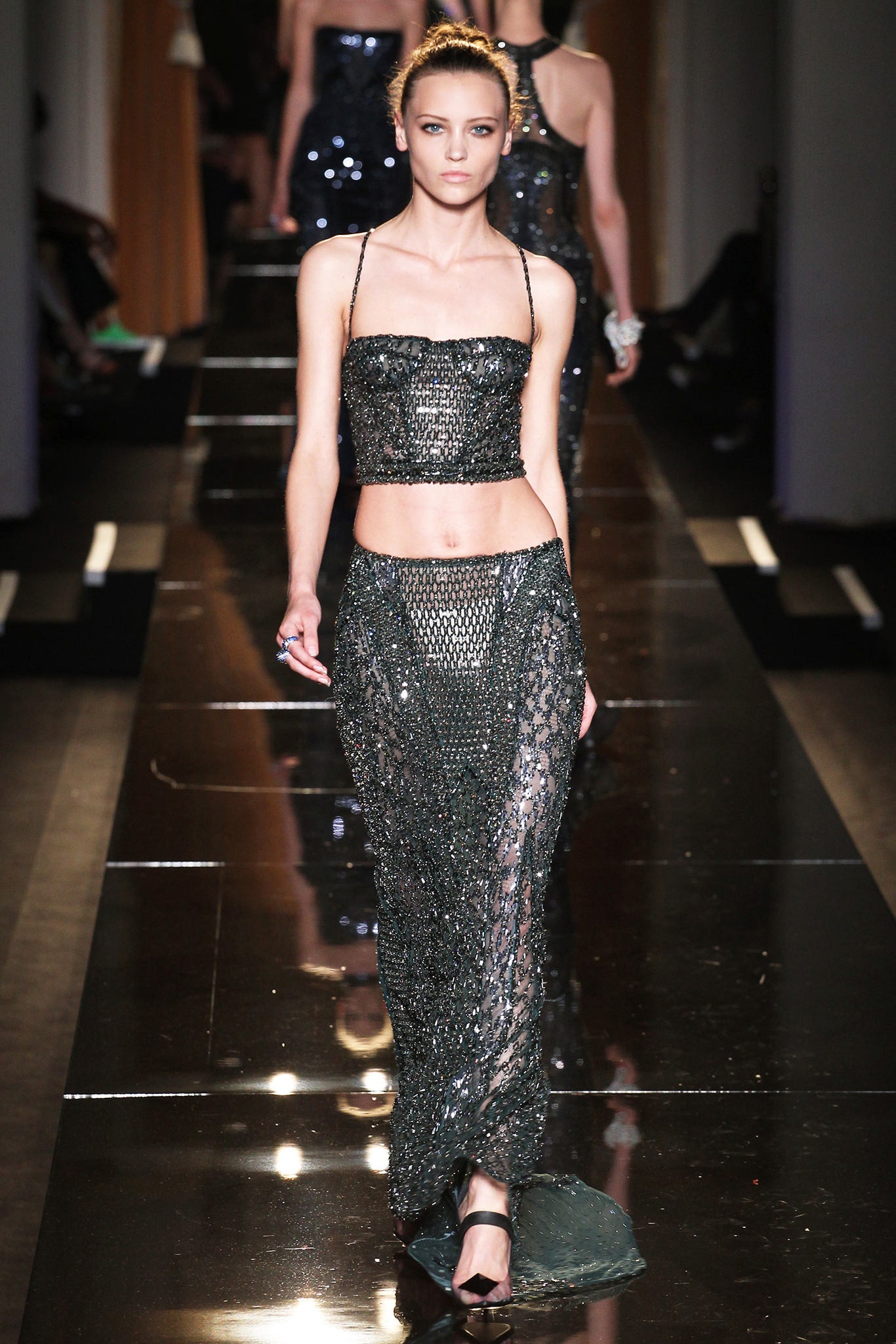 black sequin sleeveless fitted embellished shiny cropped top