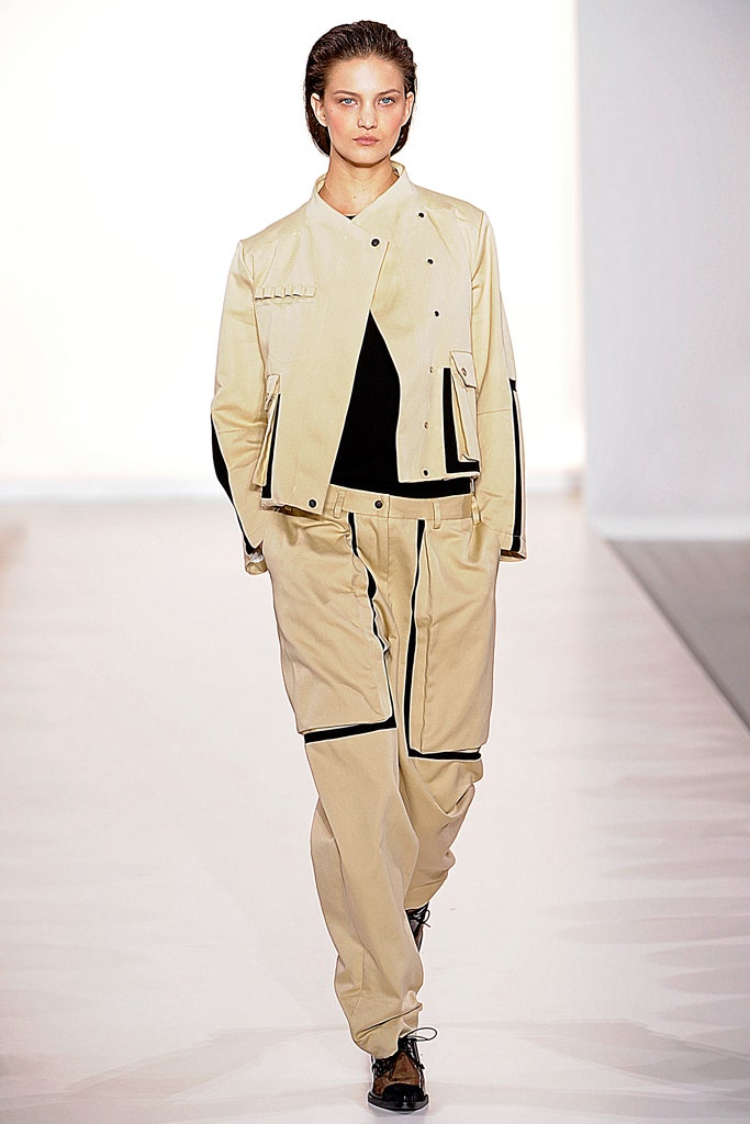 beige cotton long-sleeve collared fitted zippered buttoned jacket