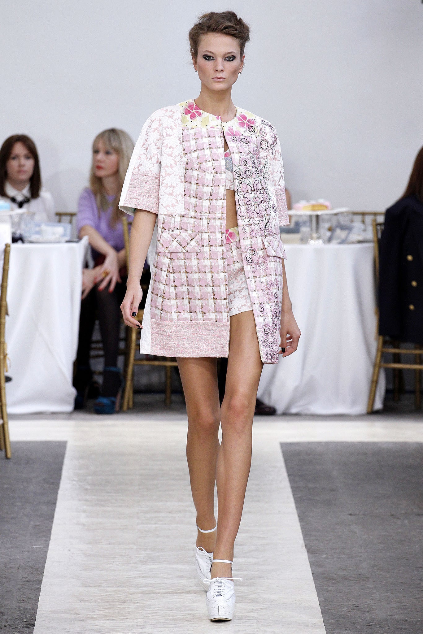 pink cotton short-sleeve collared fitted embroidered buttoned coat