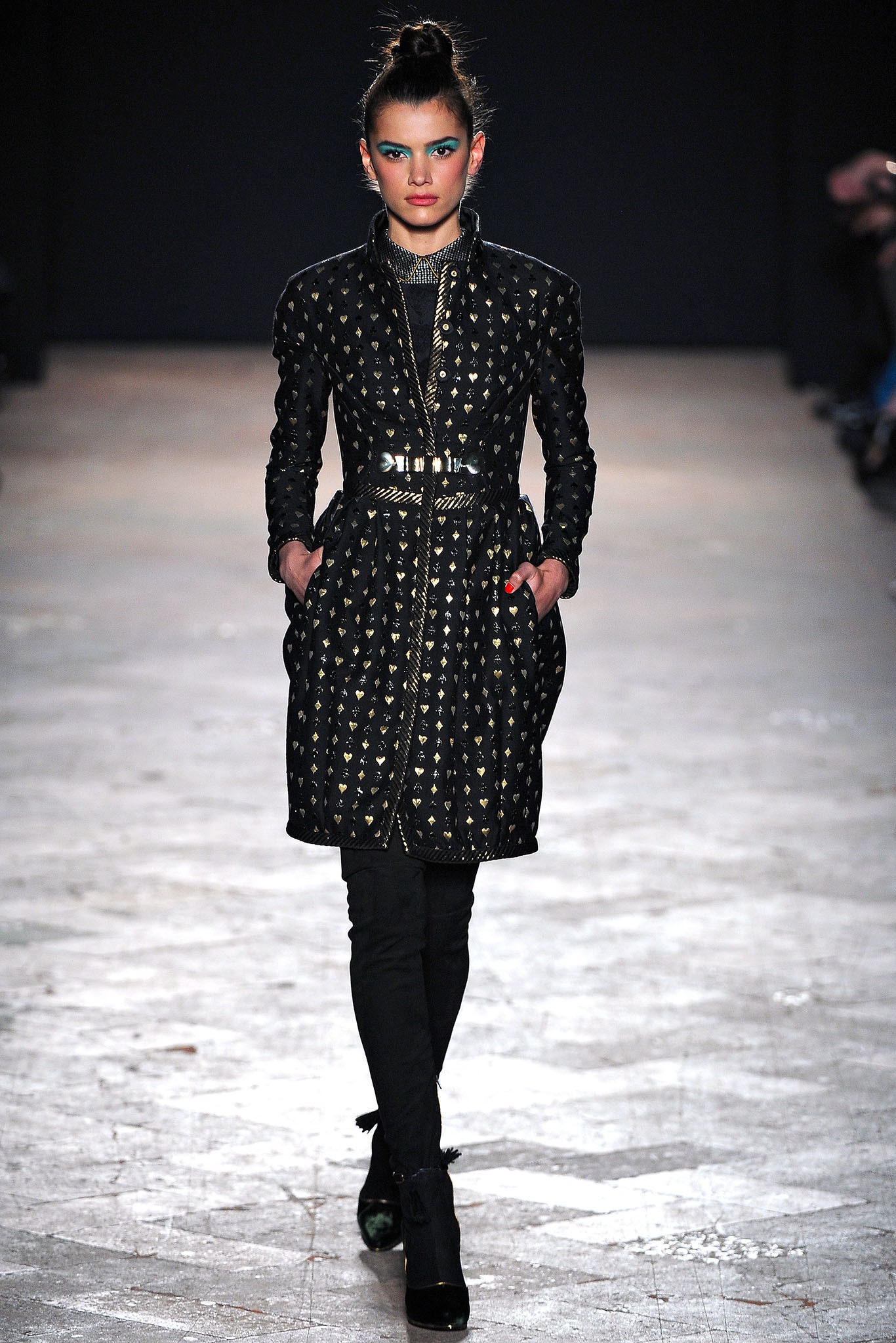 black silk long-sleeve collared fitted buttoned embroidered coat