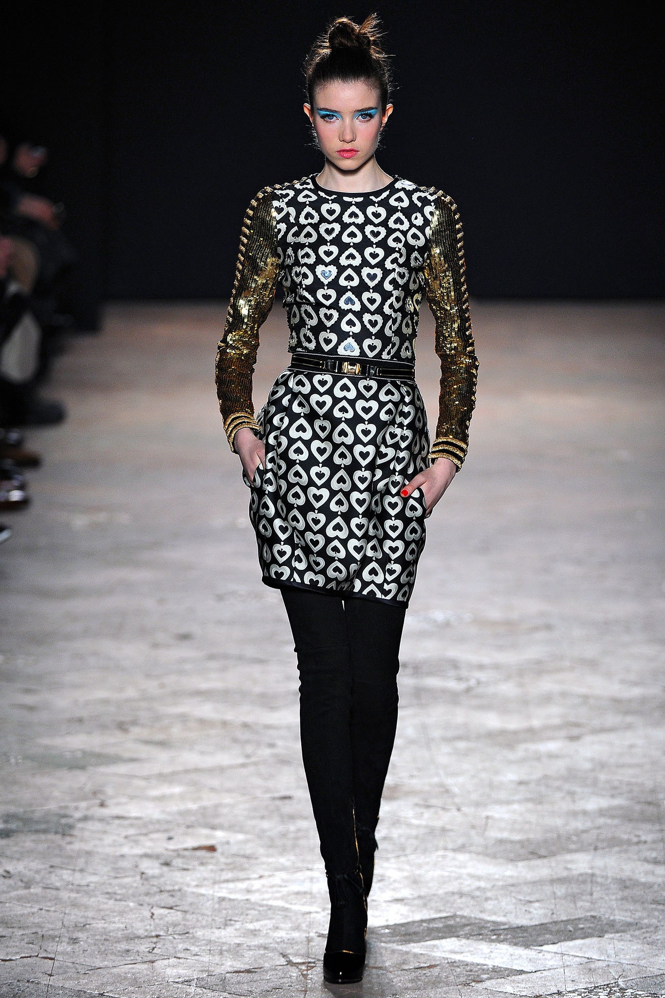 fitted mini dress with printed details