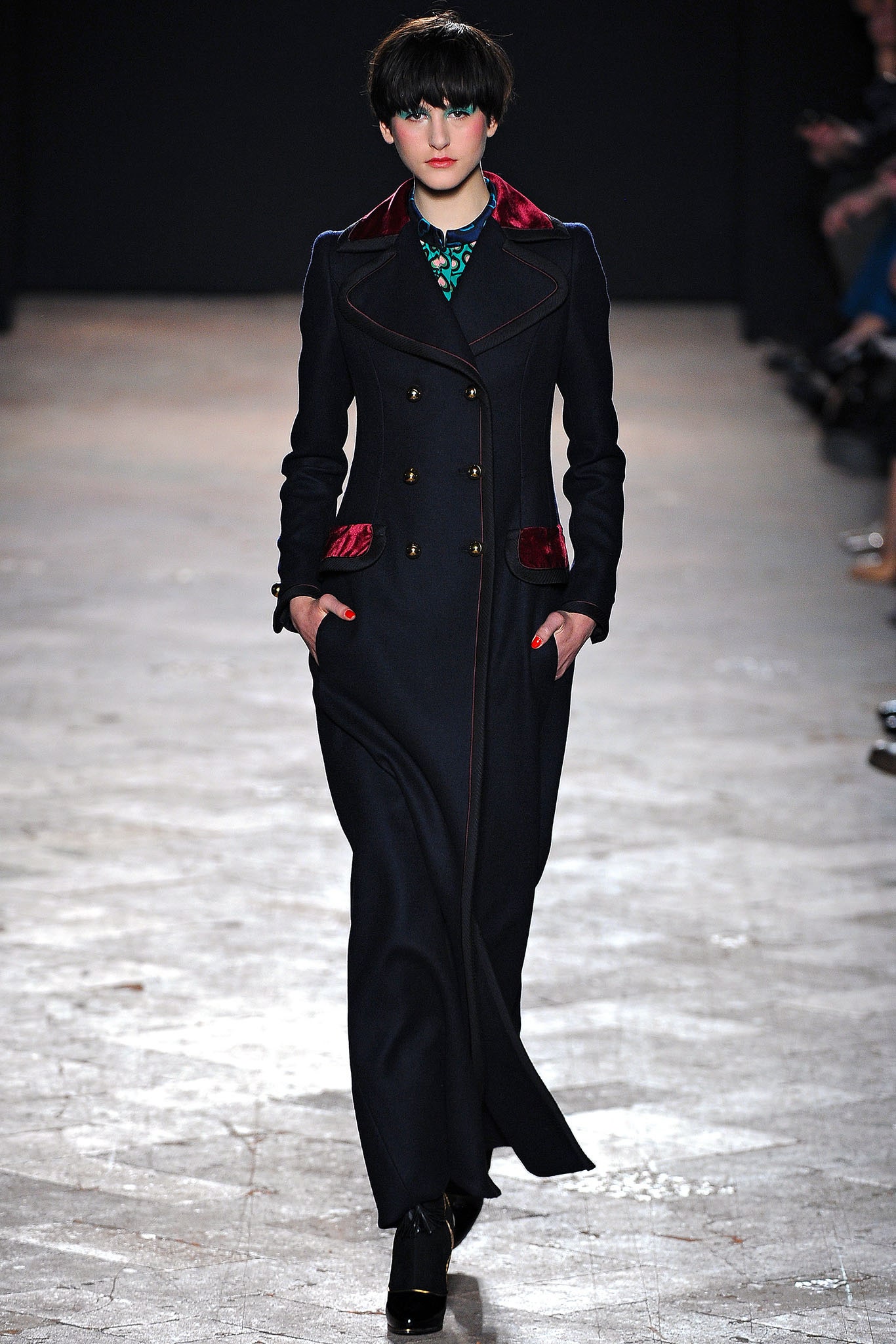 black wool fitted coat