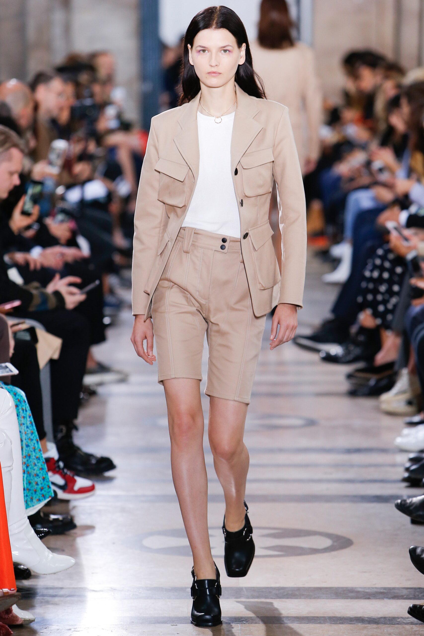 beige cotton tailored buttoned short shorts