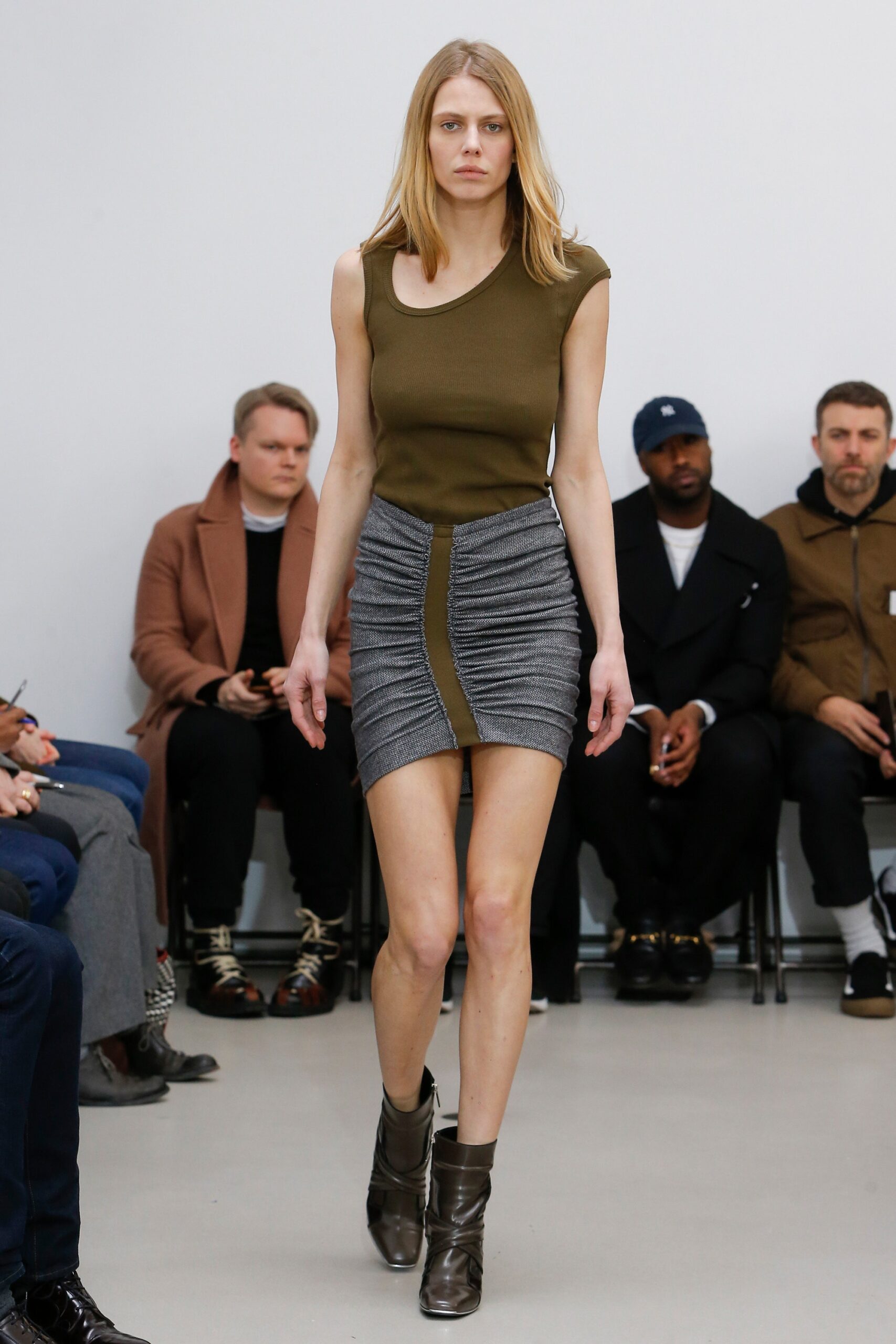 gray cotton fitted zippered mini skirt