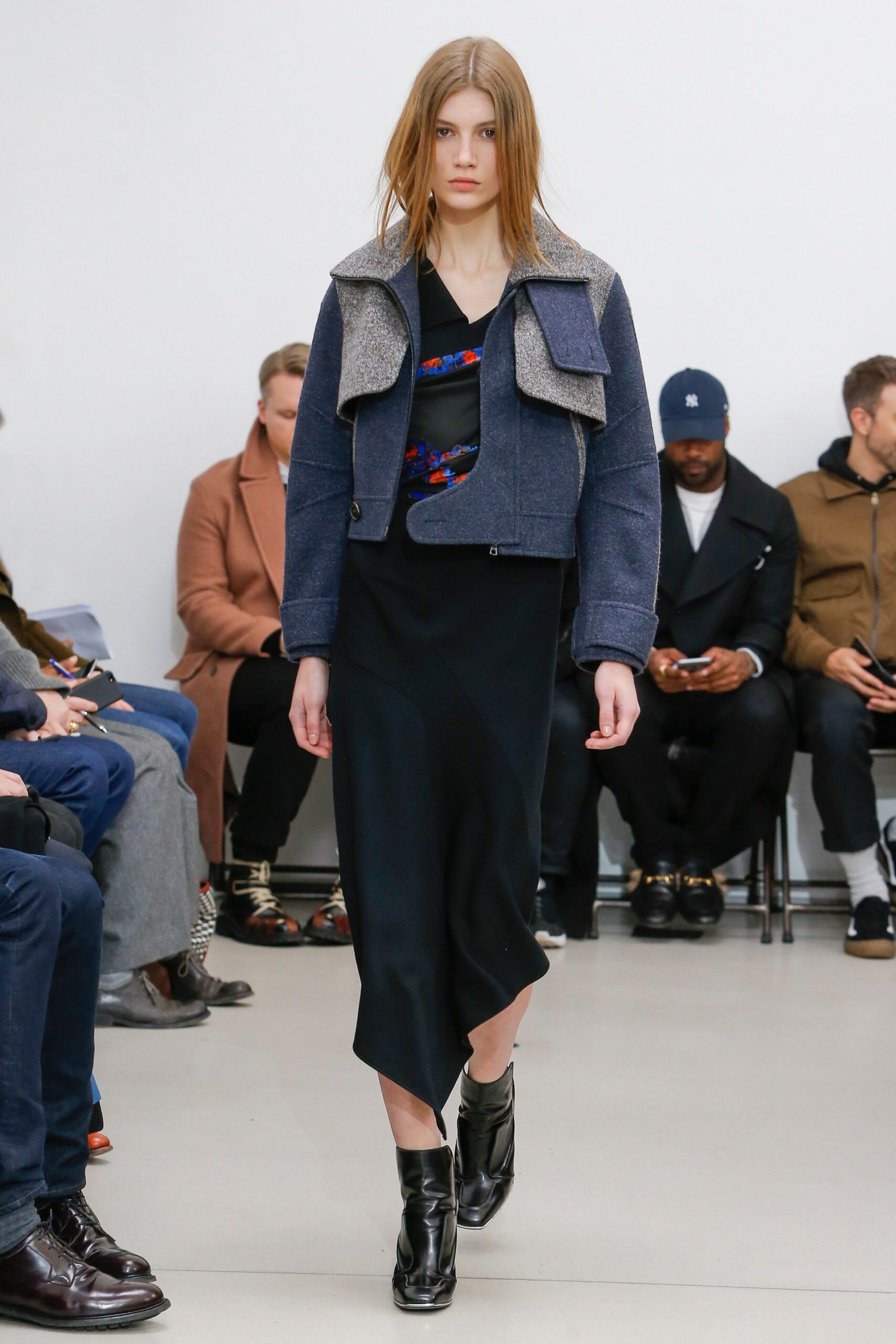 blue cotton long-sleeve collared fitted buttoned jacket
