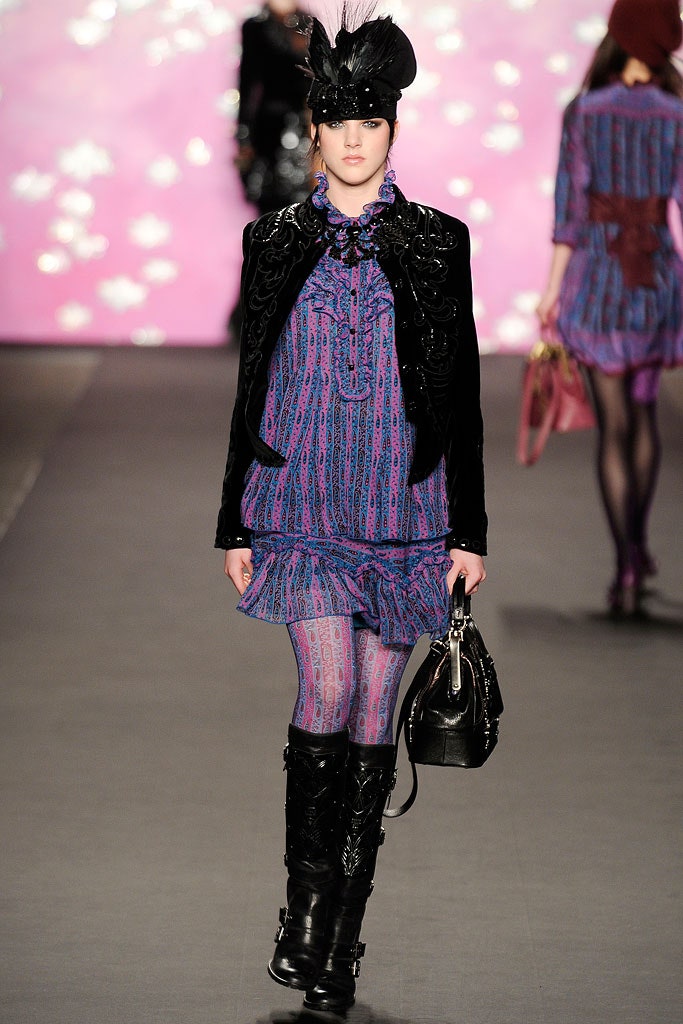 black velvet long-sleeve collared structured embroidered jacket