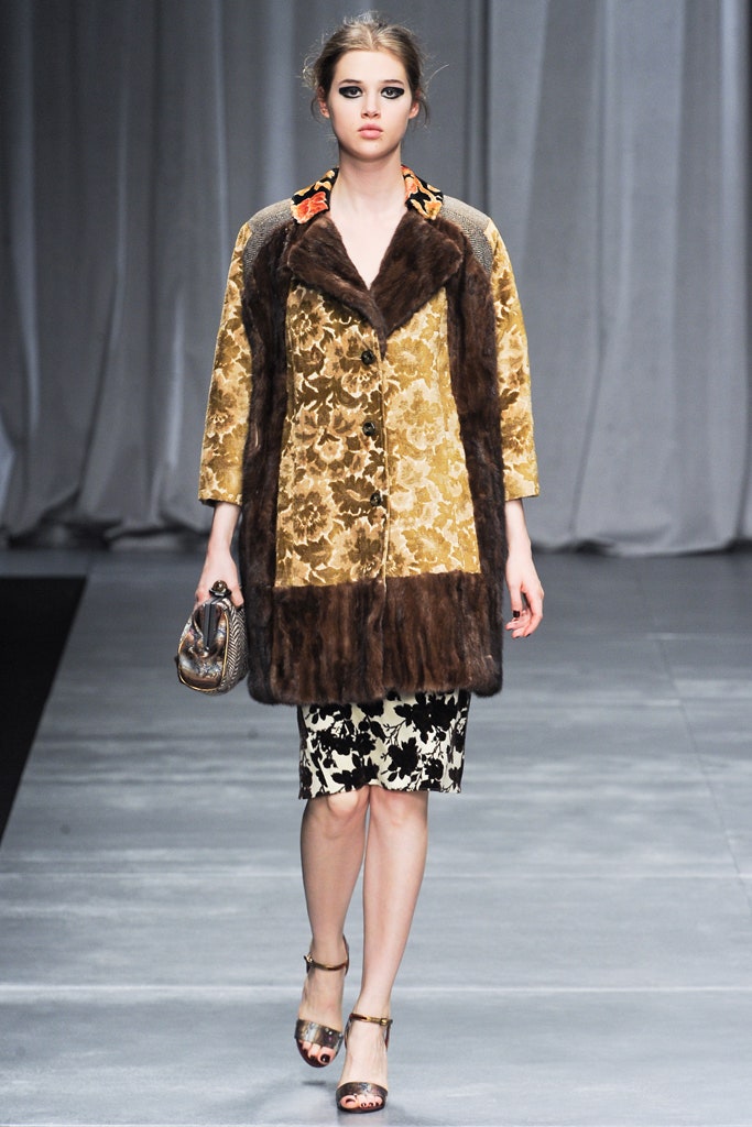 brown fur long-sleeve collared fitted layered buttoned coat