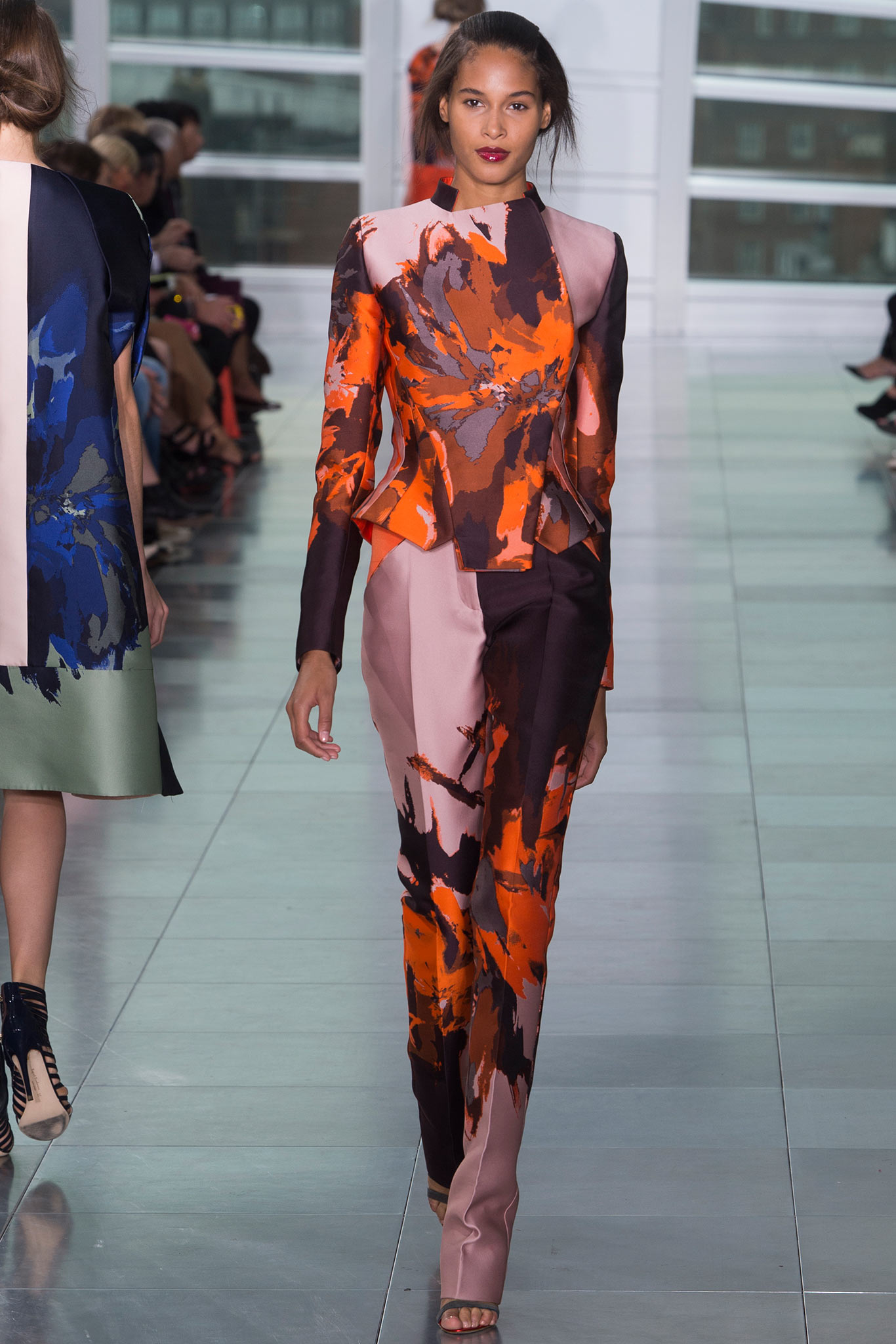 fitted silk printed suit