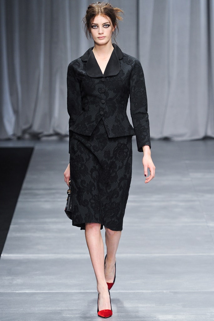 black tailored blazer and pencil skirt