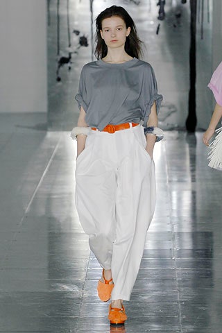 gray short-sleeve relaxed top