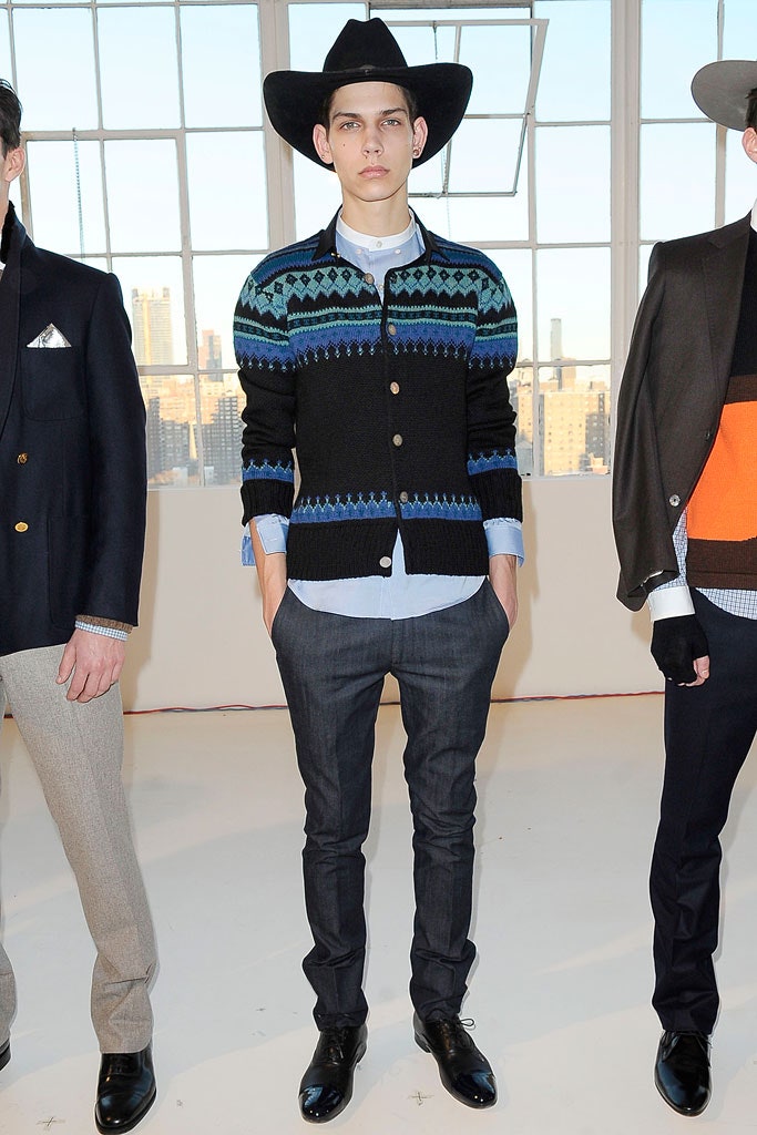 black wool long-sleeve collared fitted buttoned printed sweater